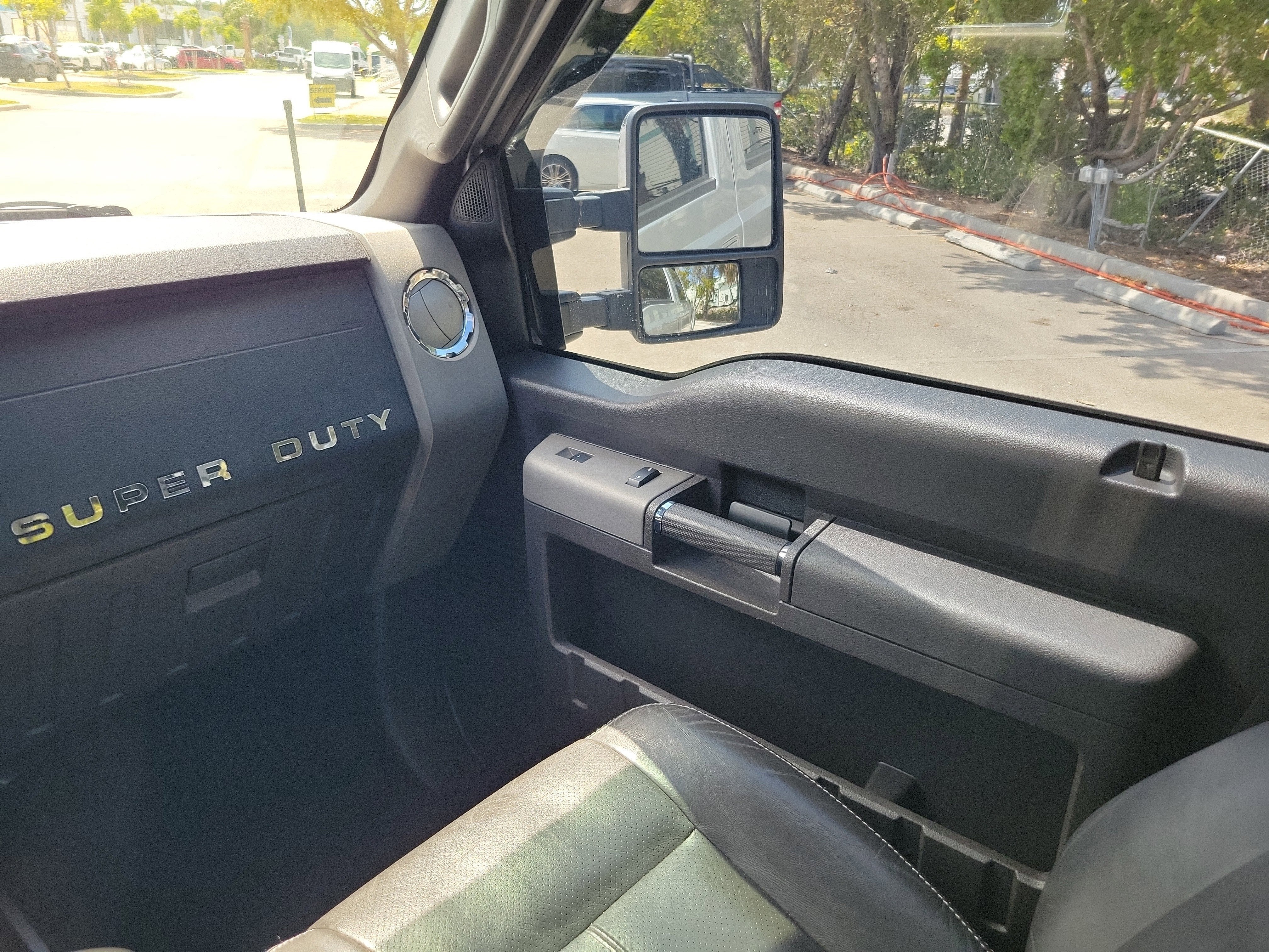 2011 Ford Super Duty F-350 SRW Lariat