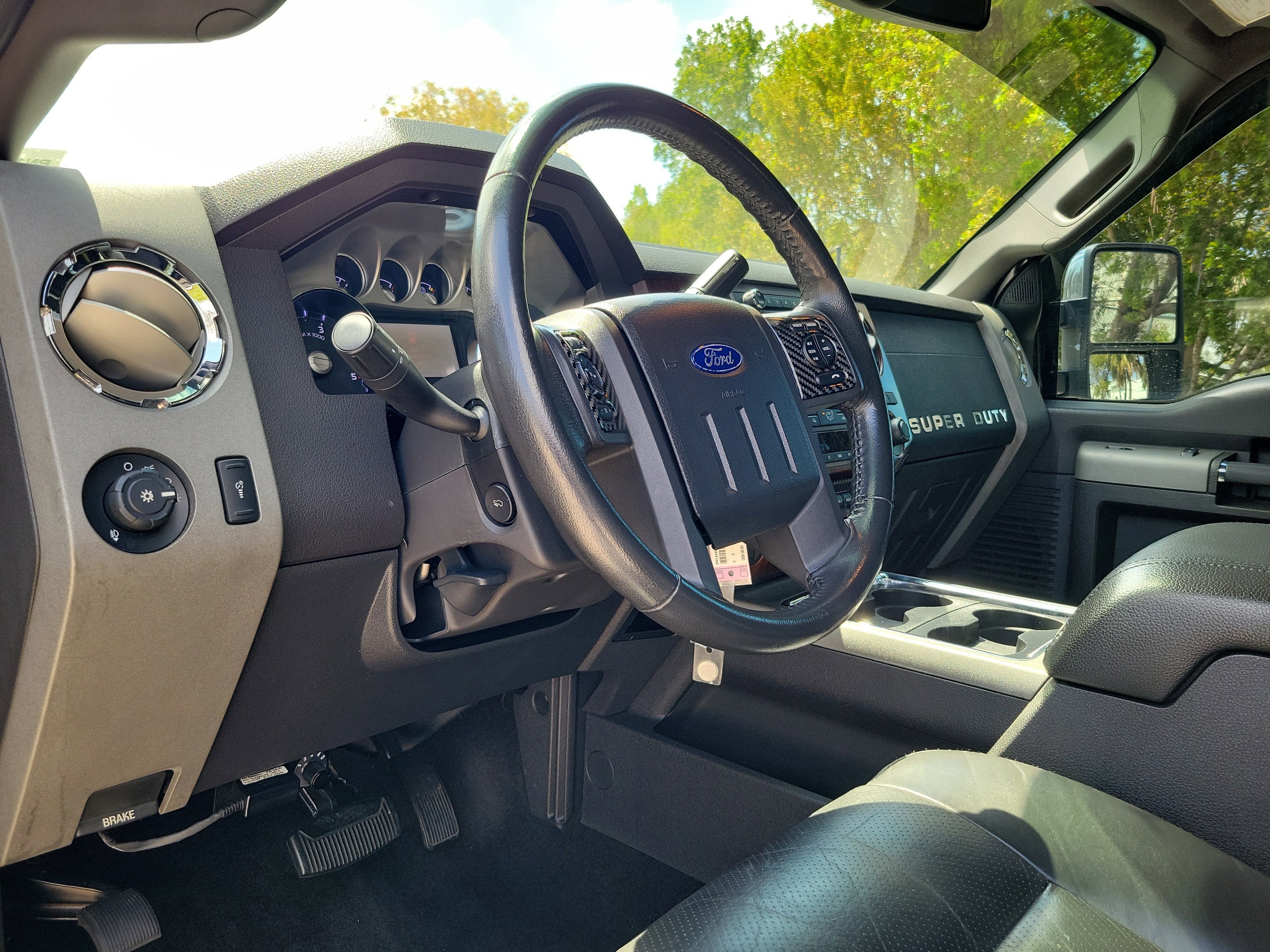 2011 Ford Super Duty F-350 SRW Lariat