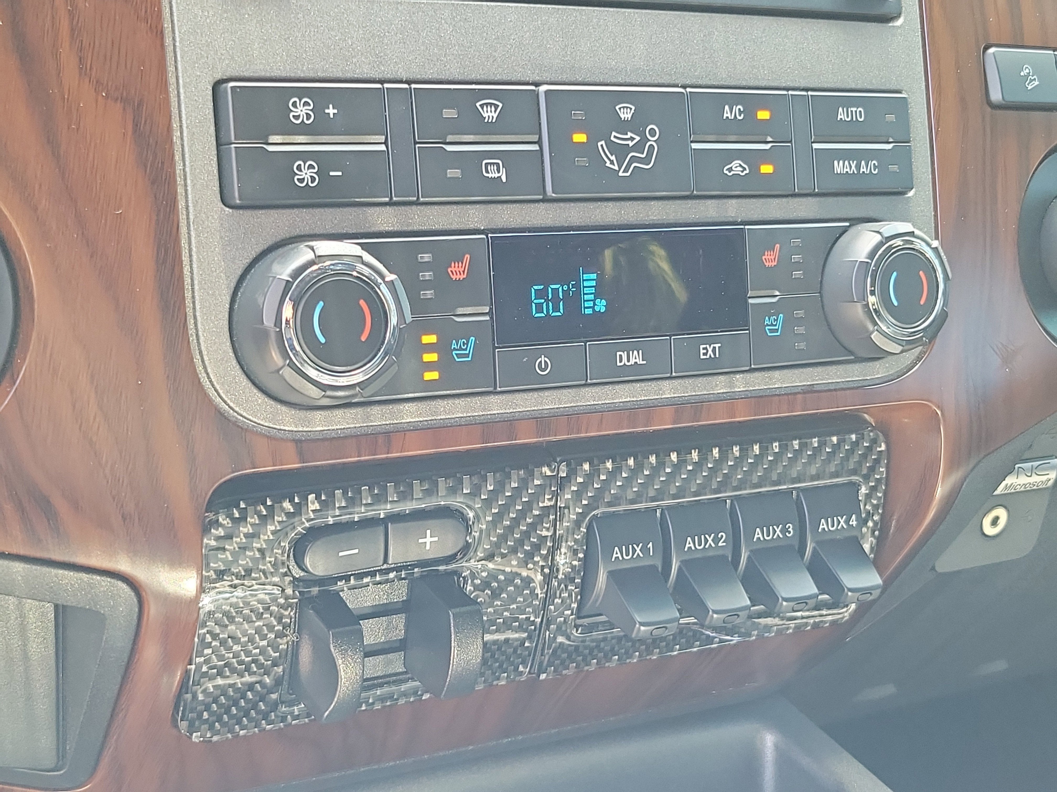 2011 Ford Super Duty F-350 SRW Lariat