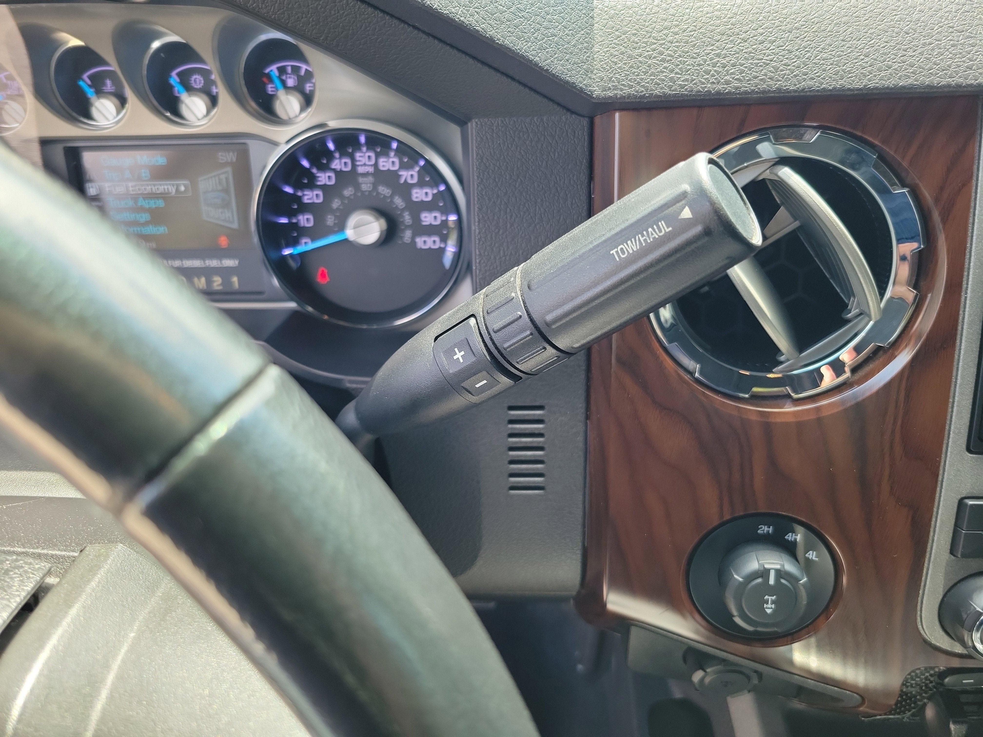 2011 Ford Super Duty F-350 SRW Lariat