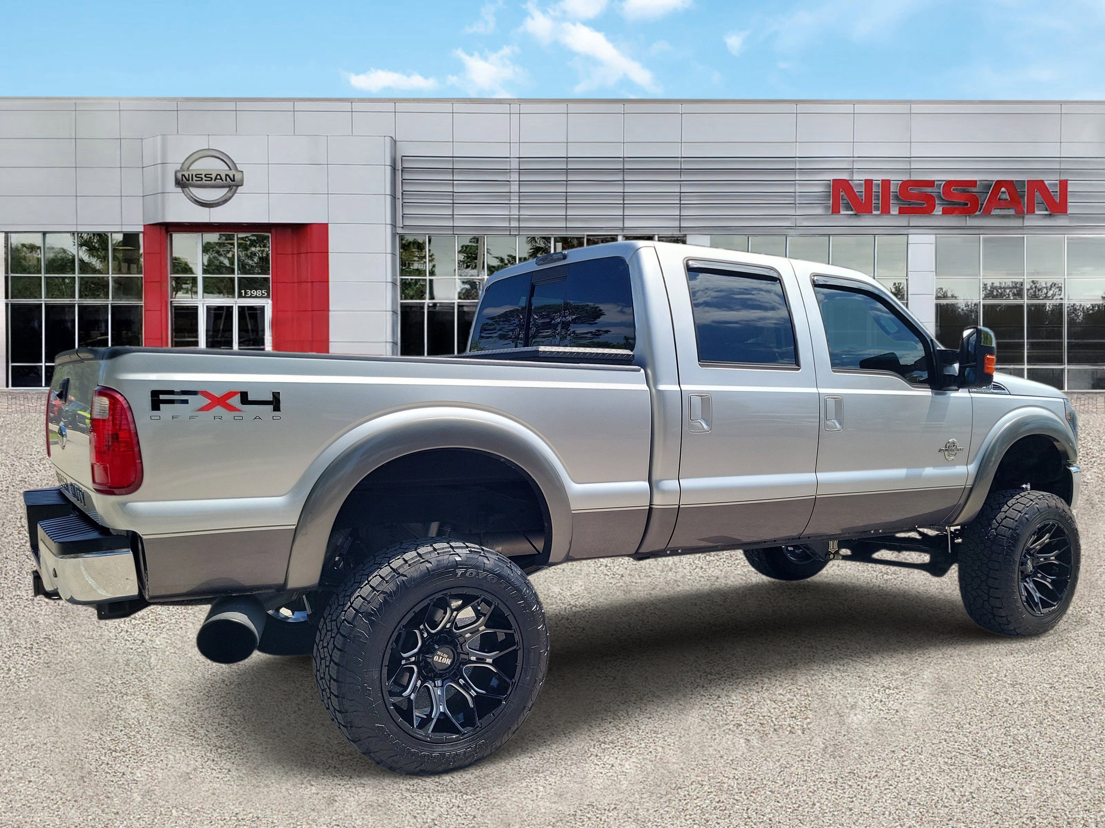 2011 Ford Super Duty F-350 SRW Lariat