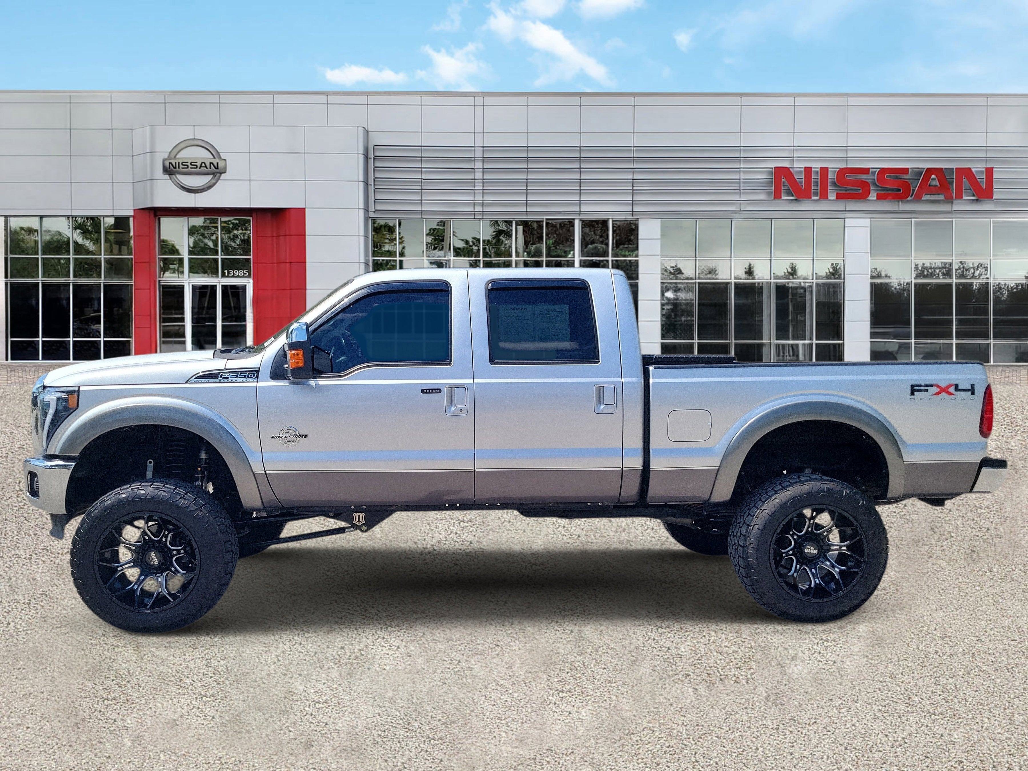 2011 Ford Super Duty F-350 SRW Lariat