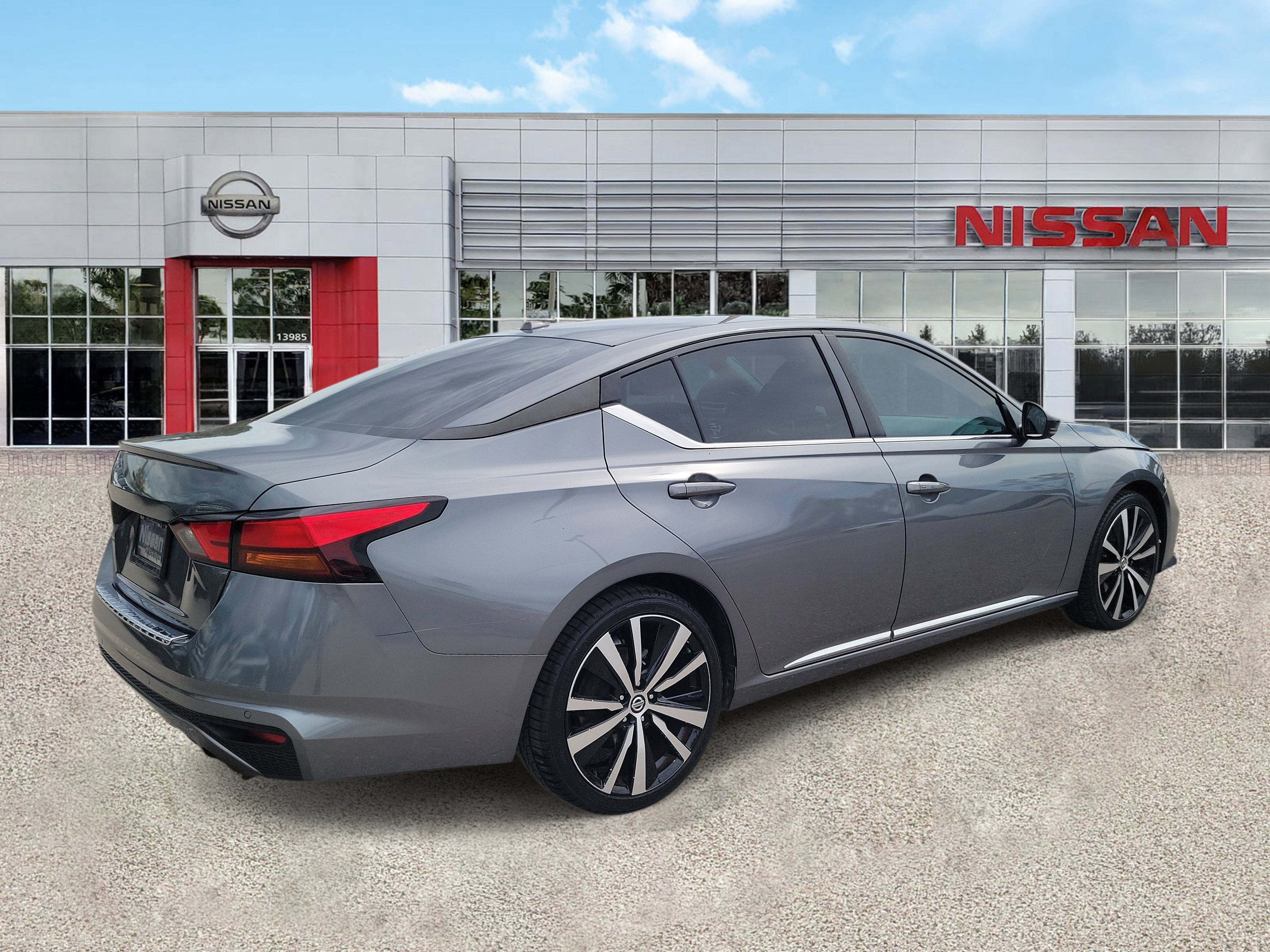 2021 Nissan Altima 2.0 SR