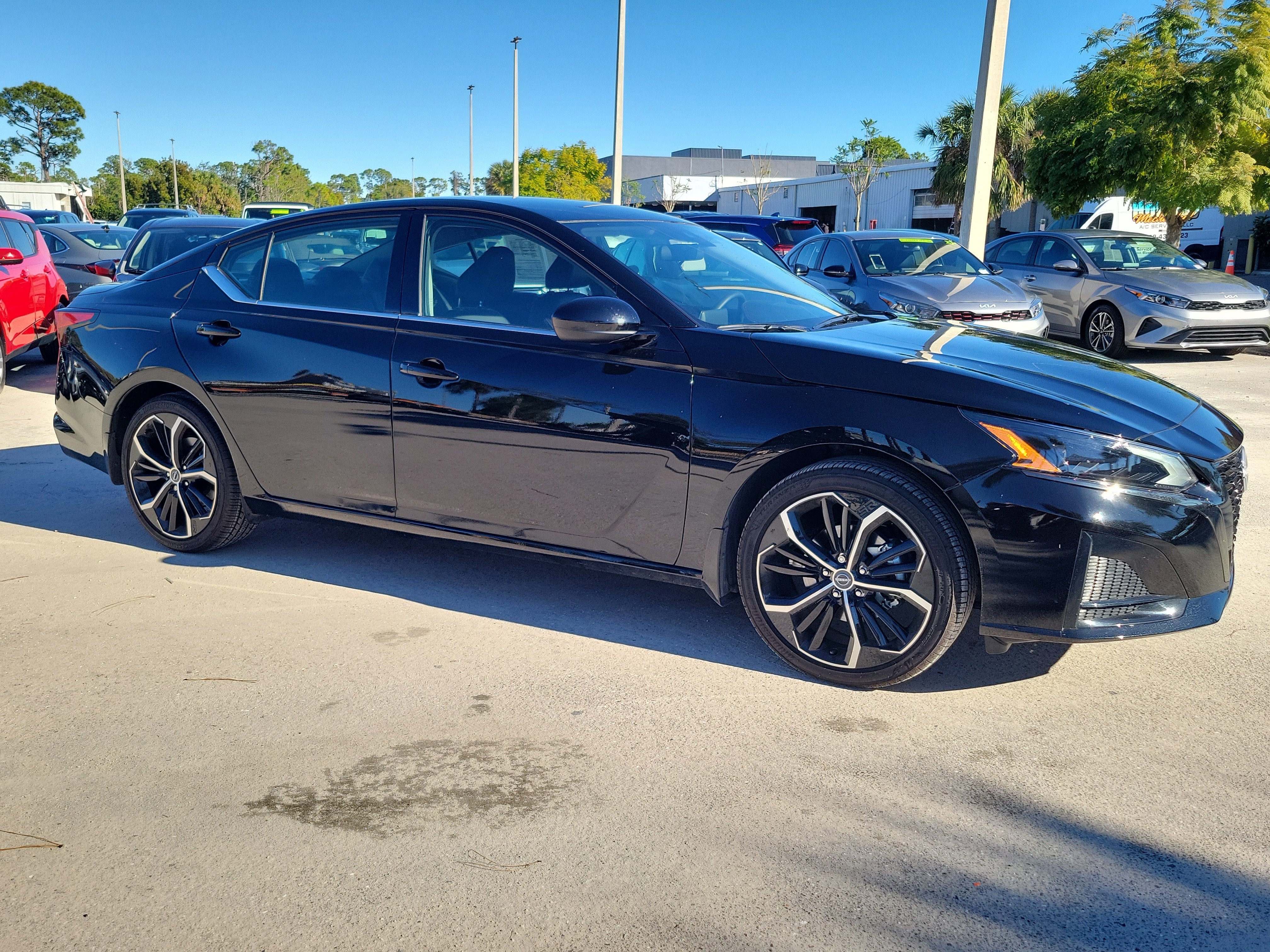 2025 Nissan Altima SR