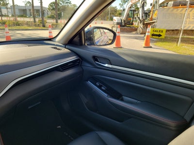 2025 Nissan Altima SR