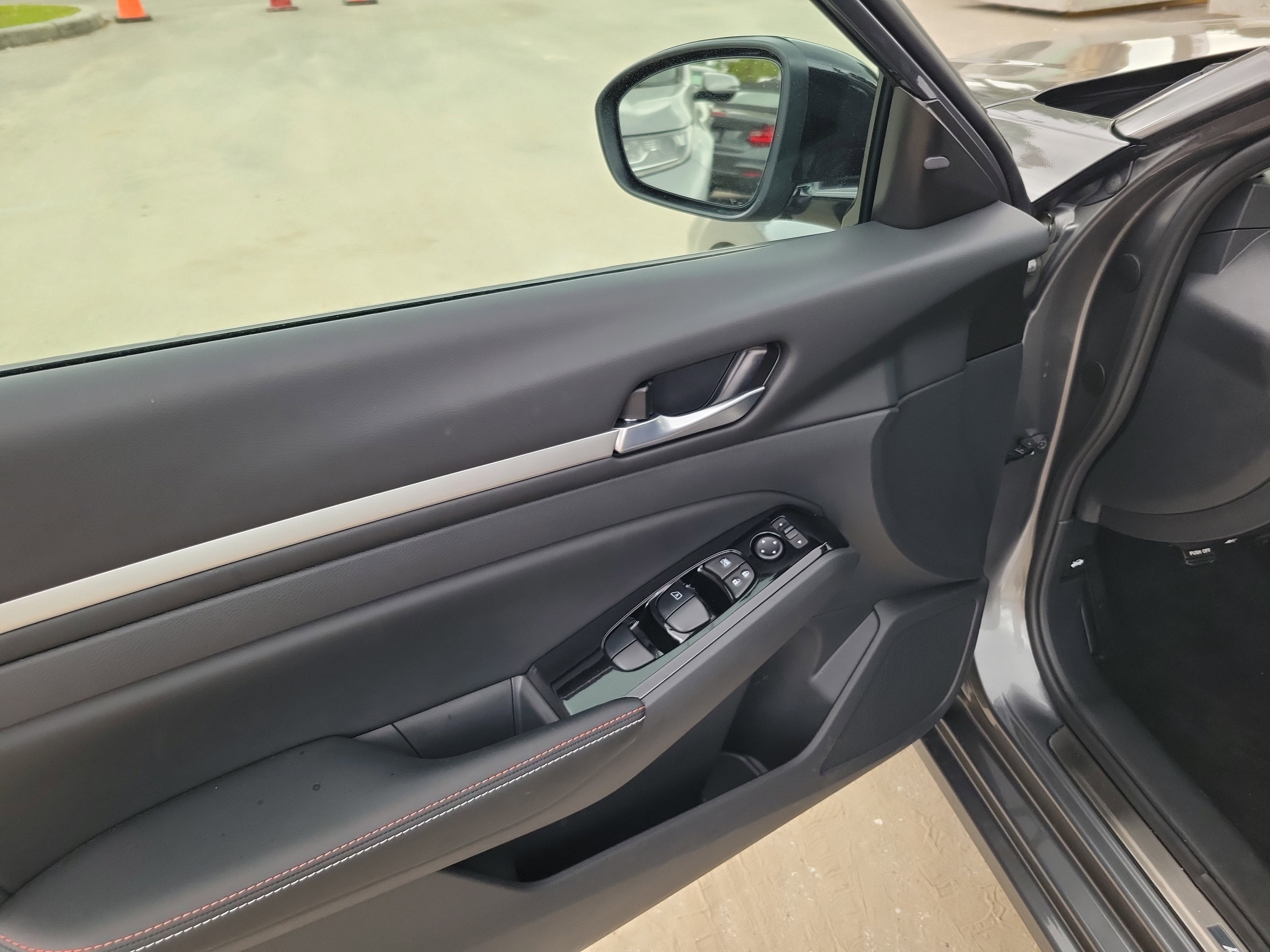 2025 Nissan Altima SR