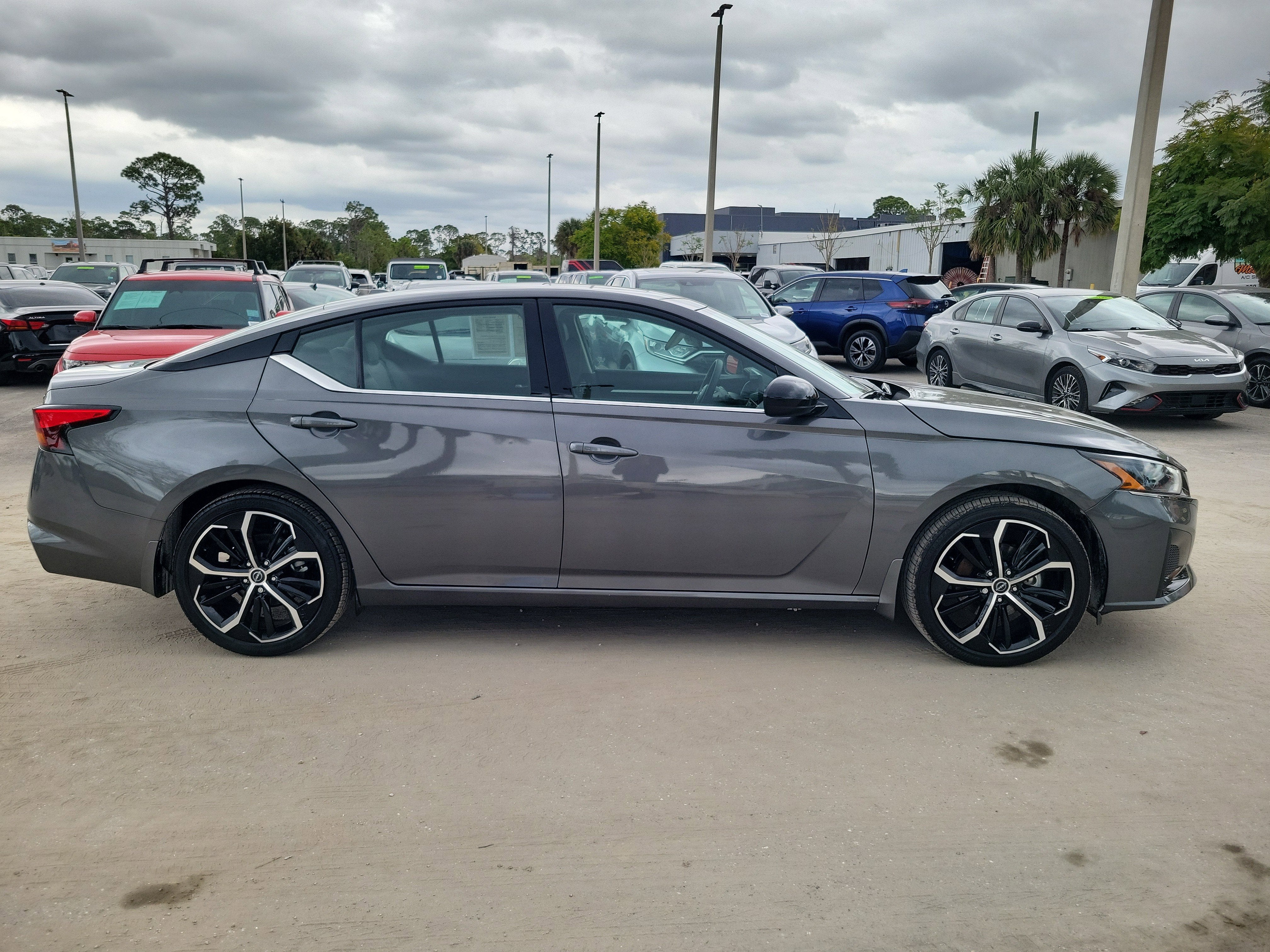 2025 Nissan Altima SR