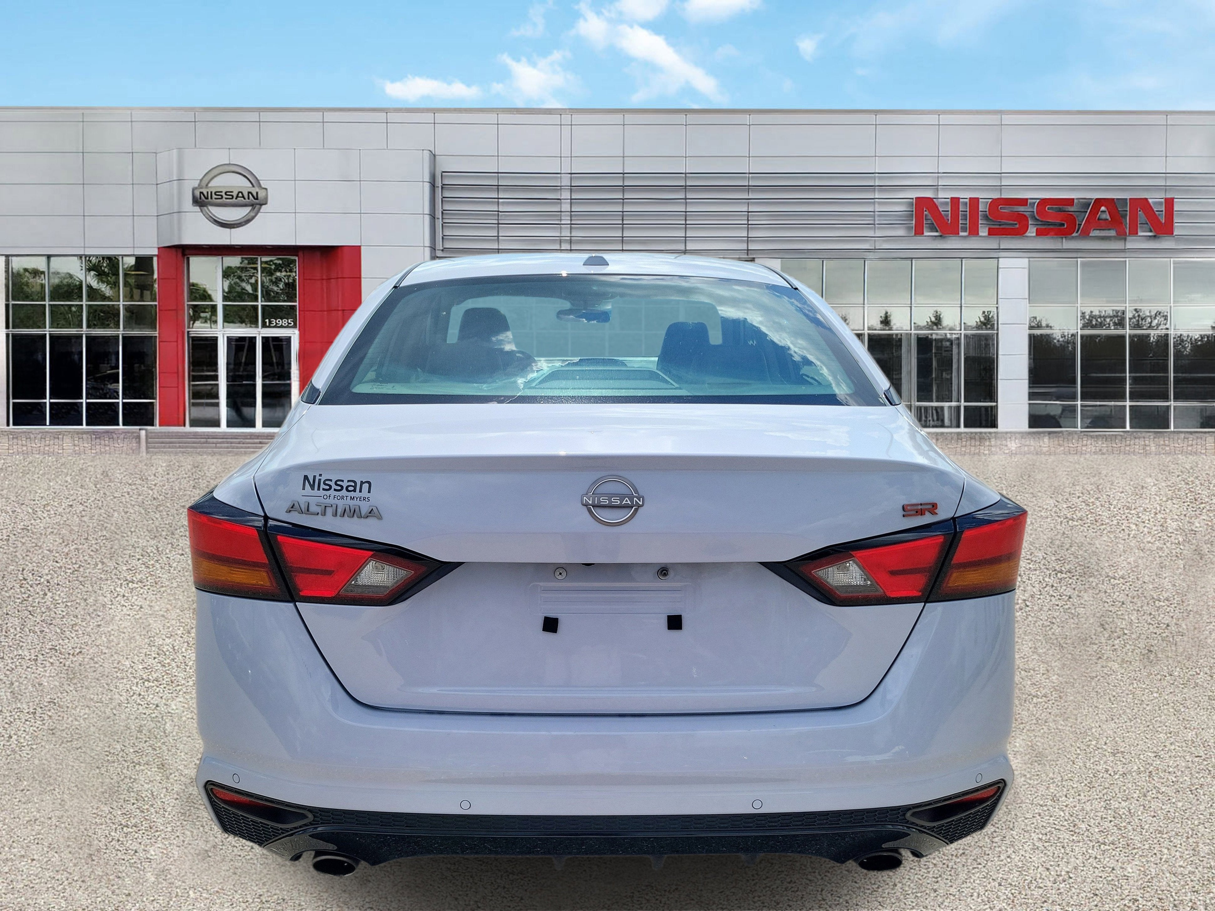 2025 Nissan Altima SR