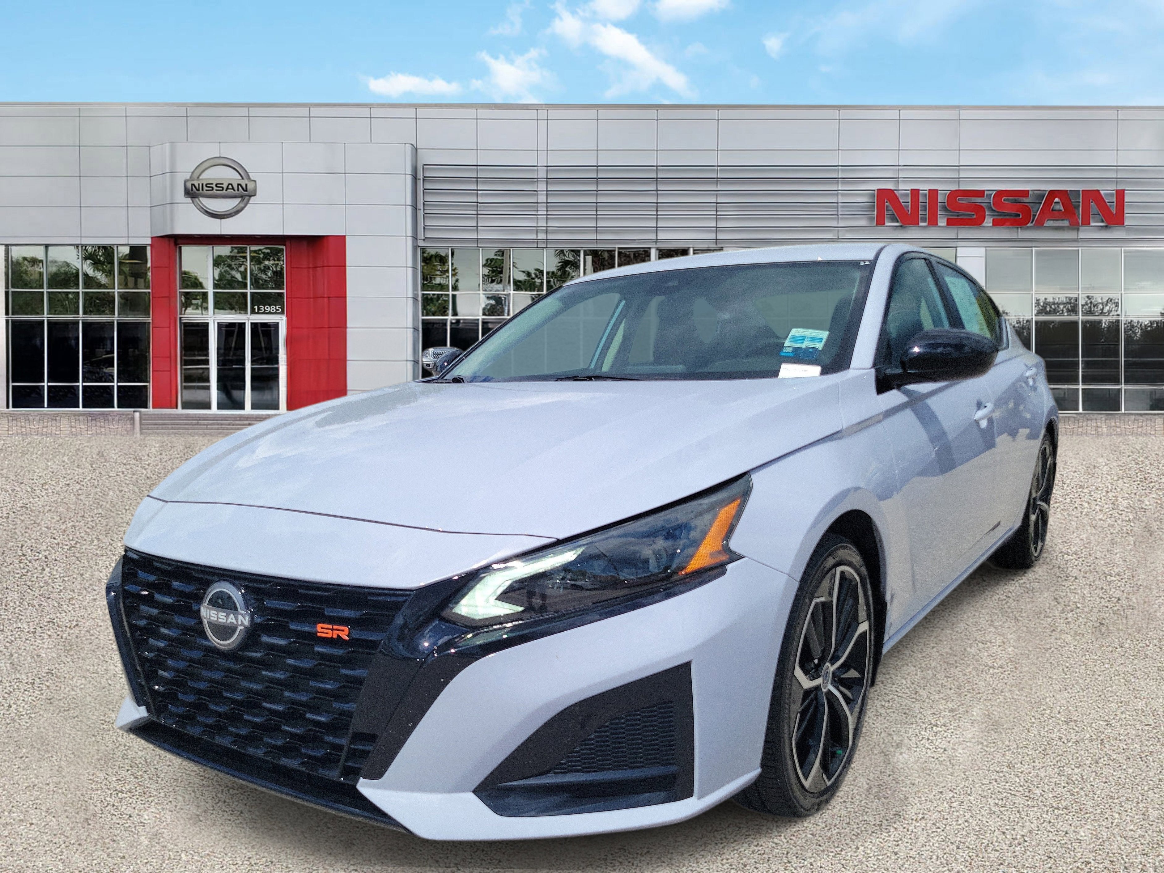 2025 Nissan Altima SR