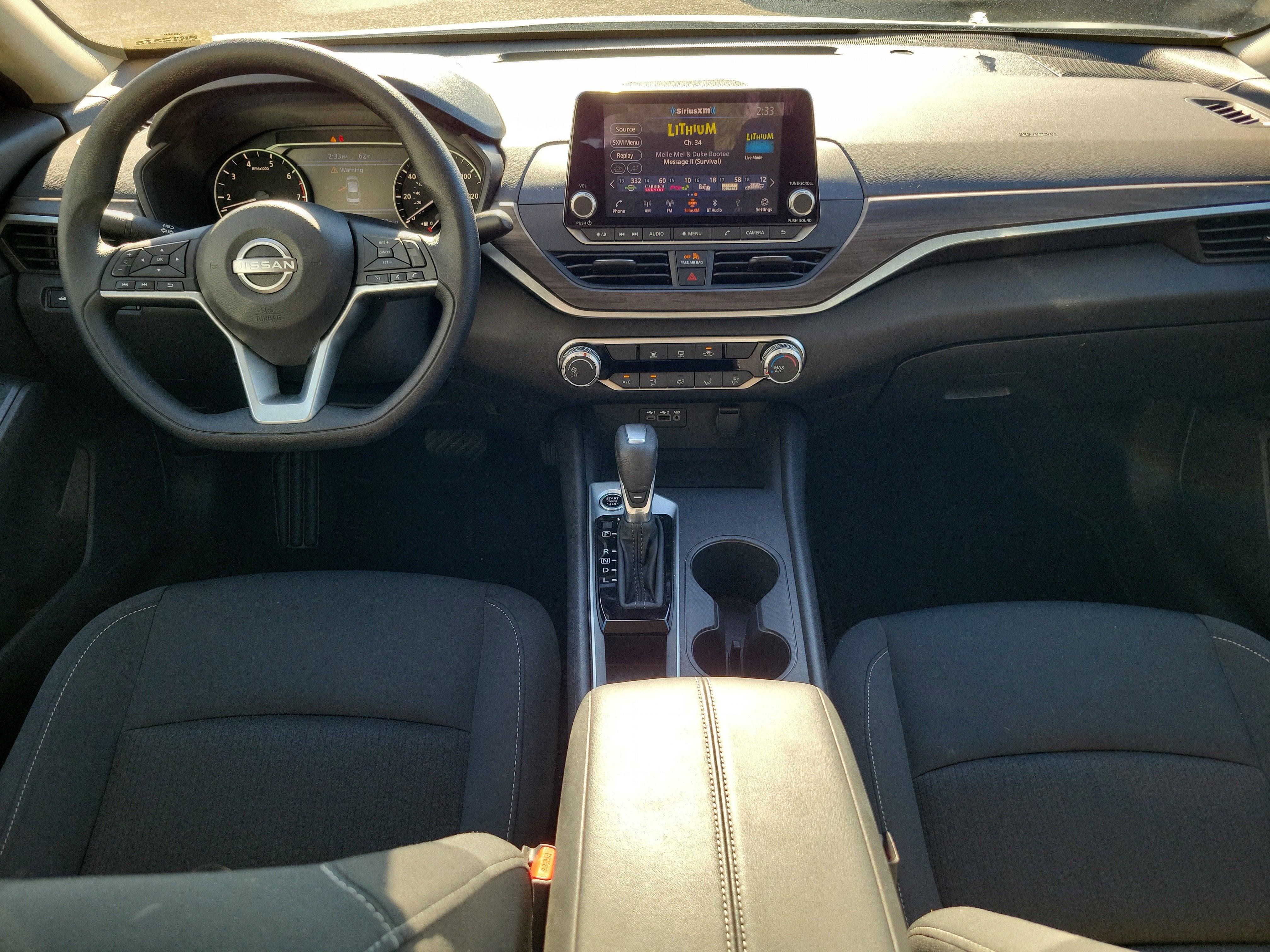 2025 Nissan Altima SV