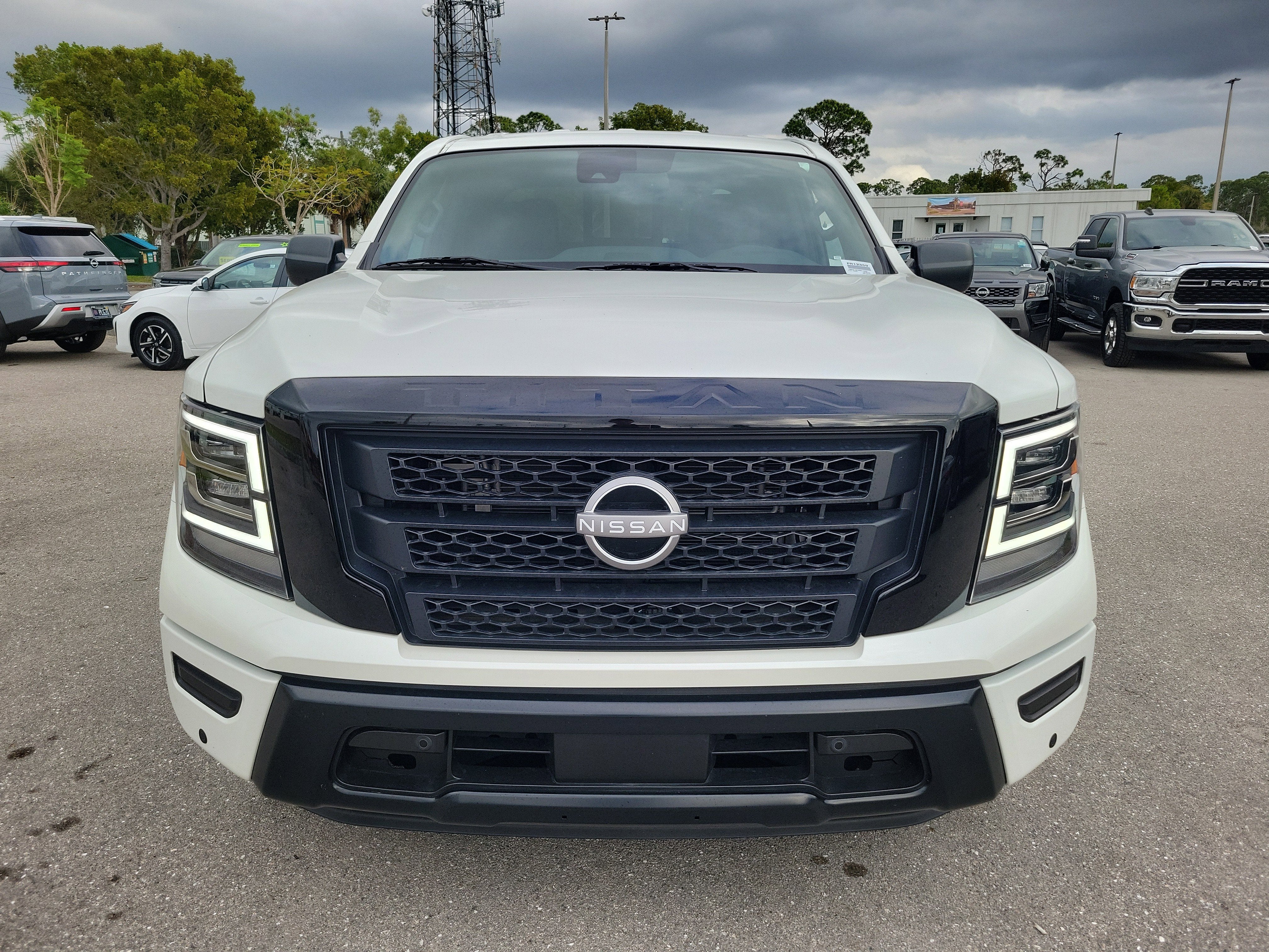 2024 Nissan Titan SV