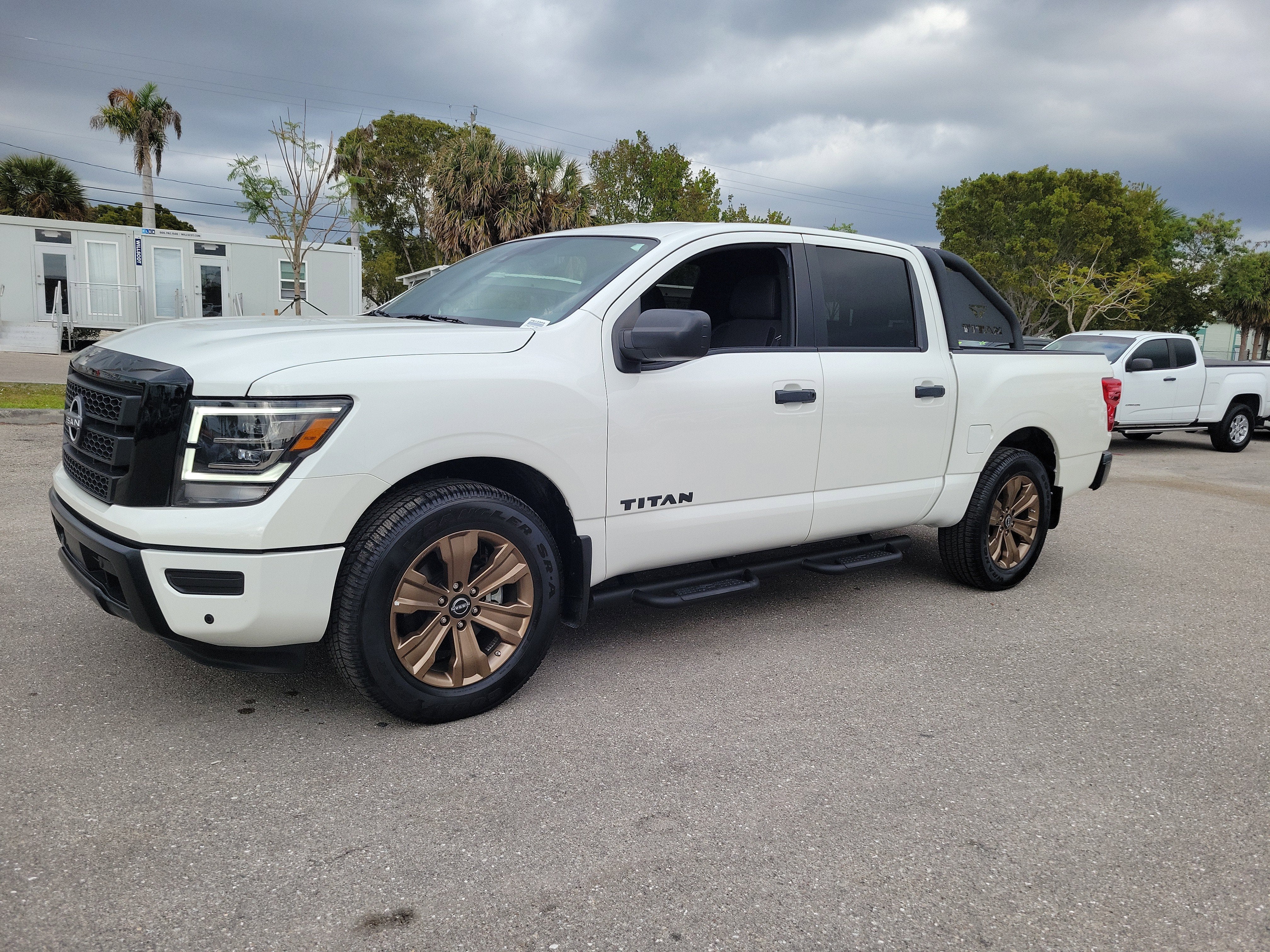 2024 Nissan Titan SV