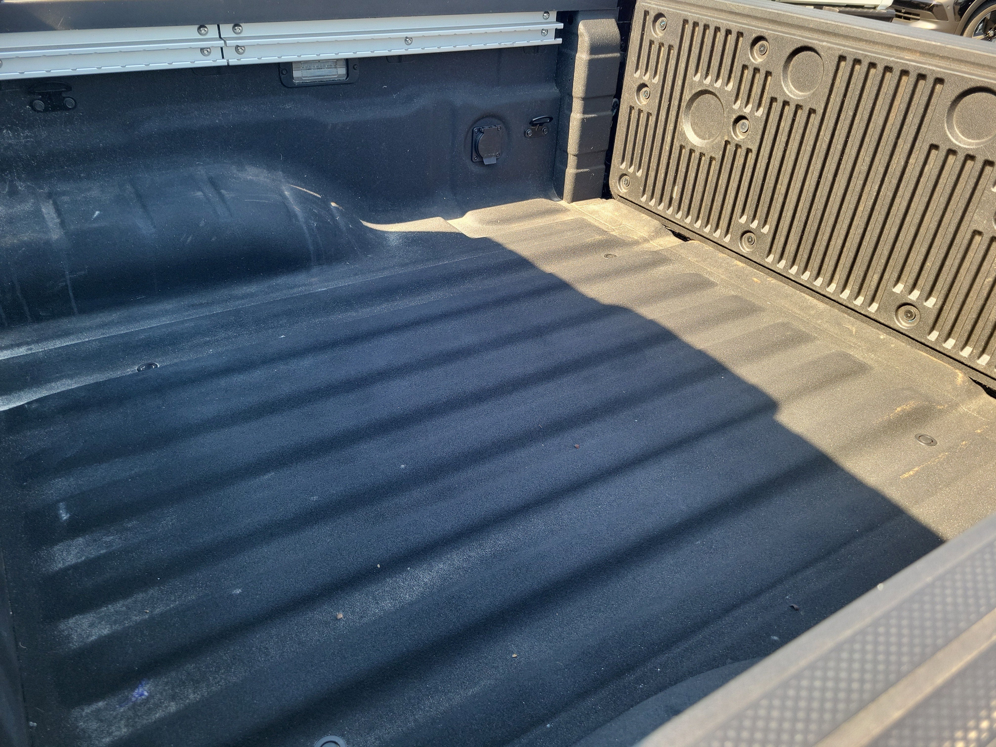 2024 Nissan Frontier SL