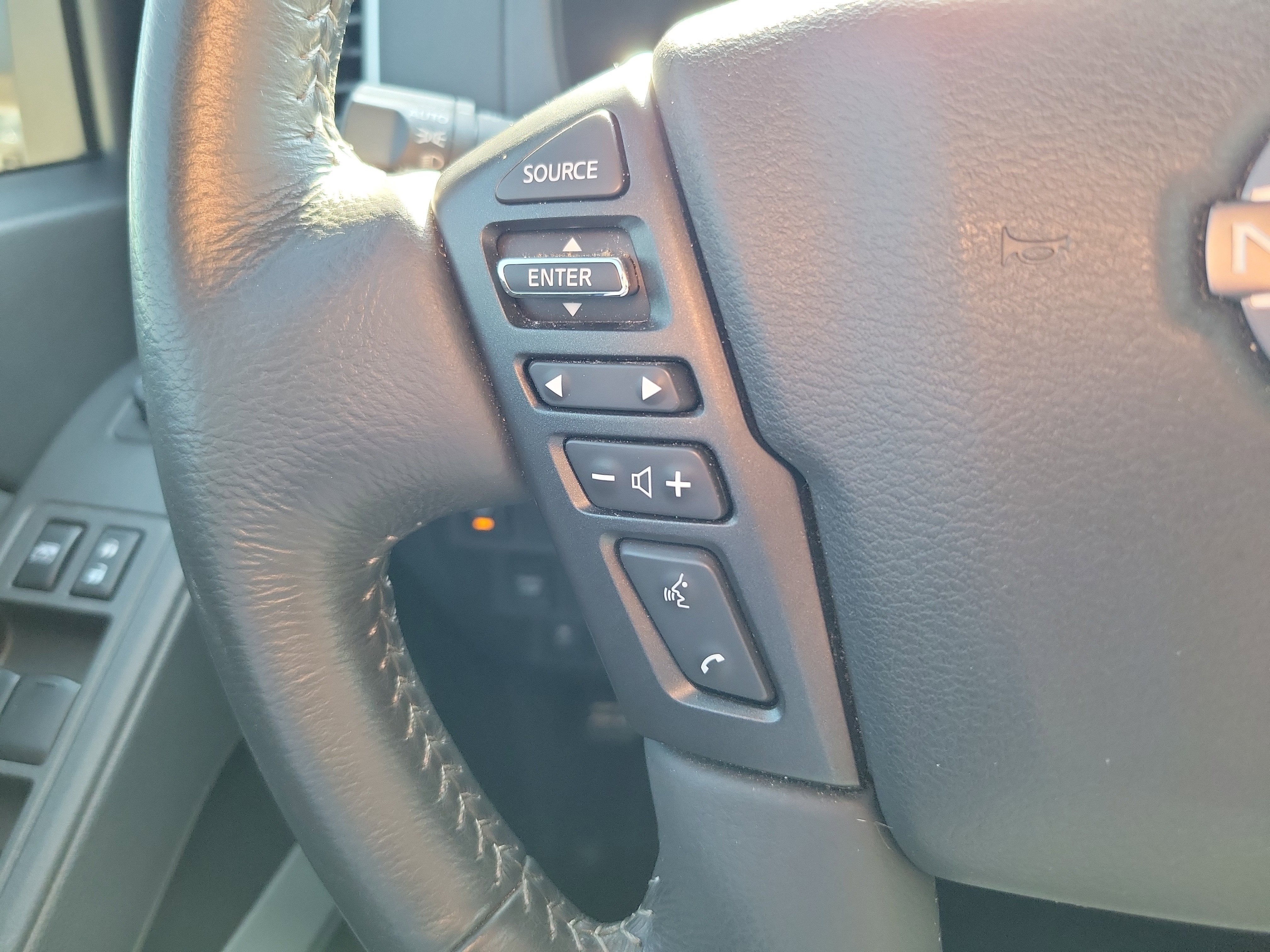 2024 Nissan Frontier SL