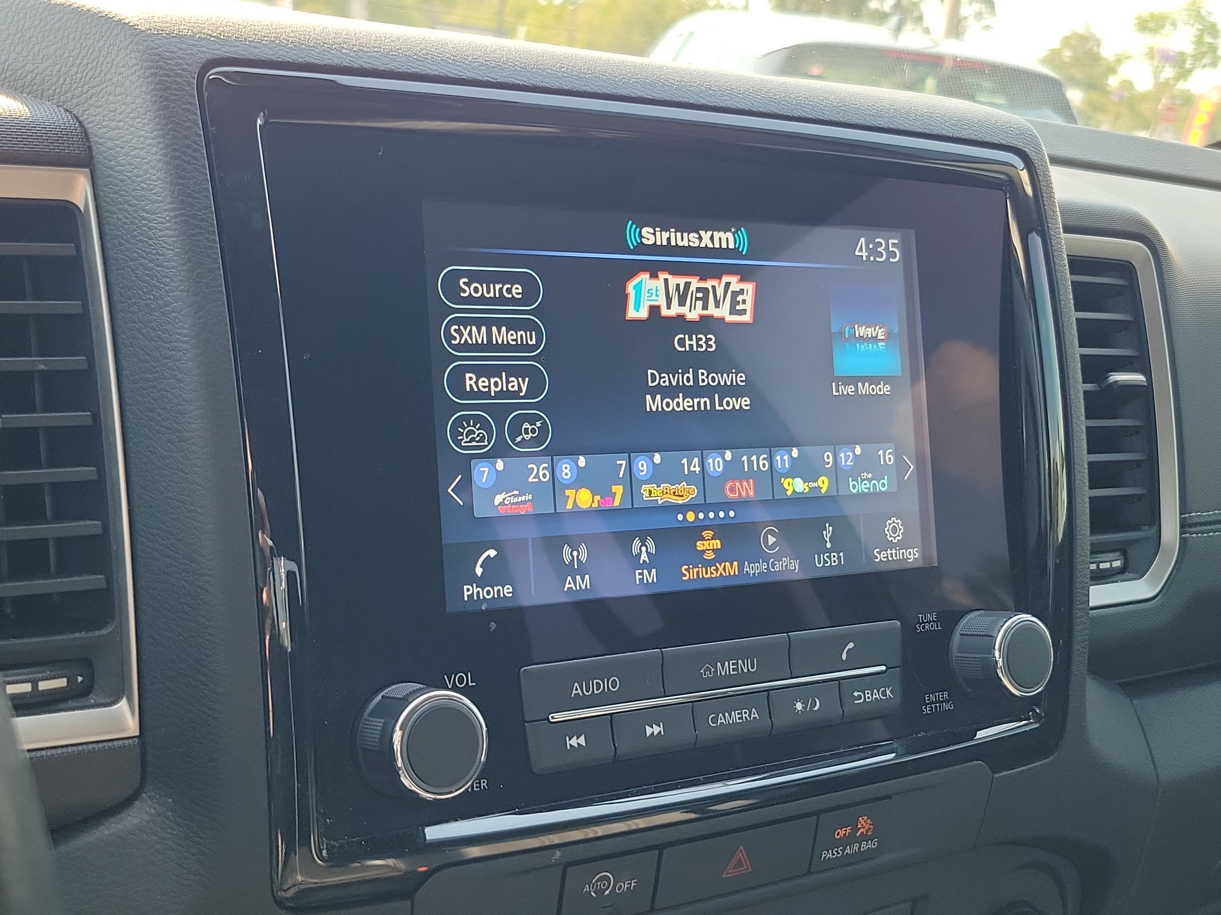 2024 Nissan Frontier SL