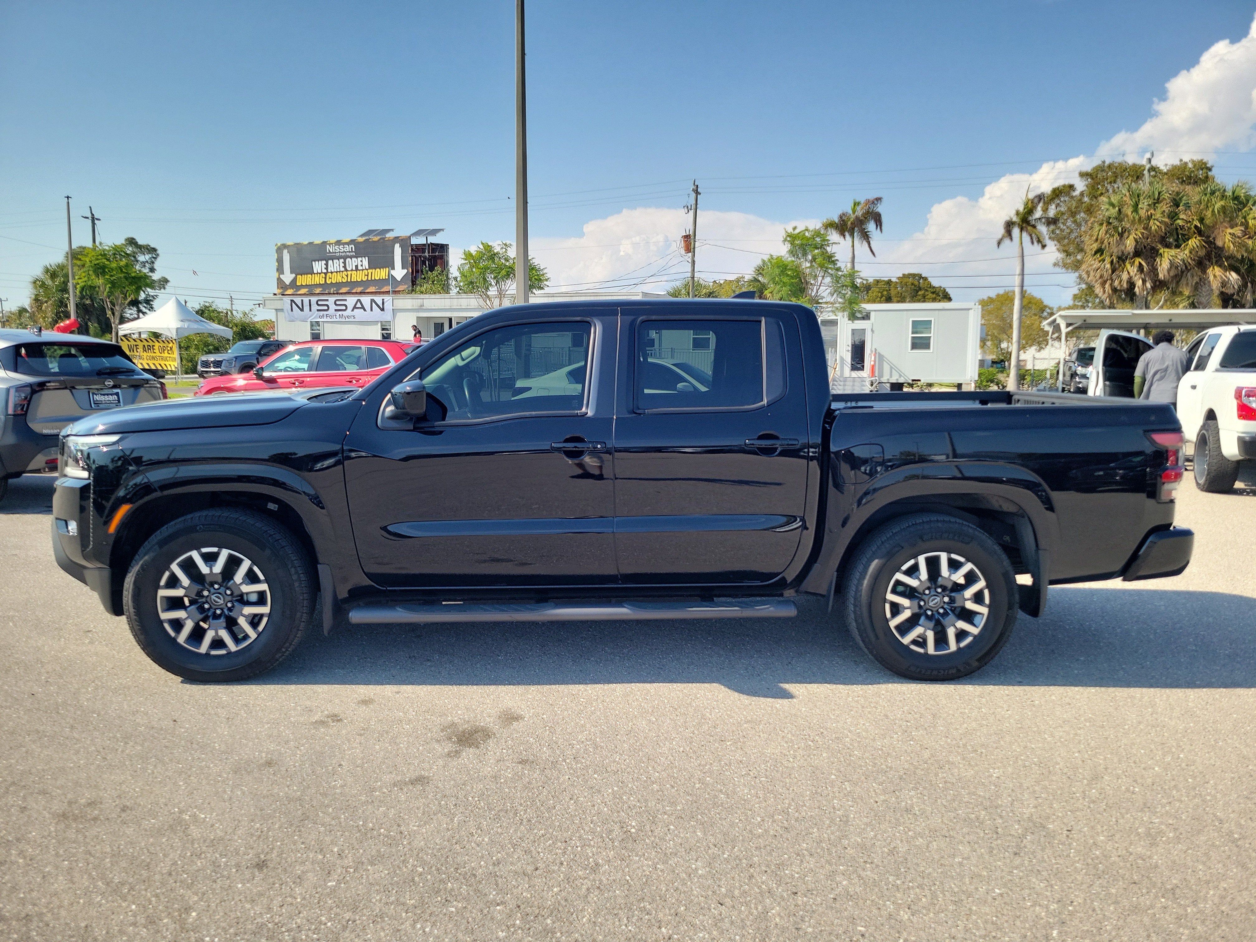 2024 Nissan Frontier SL