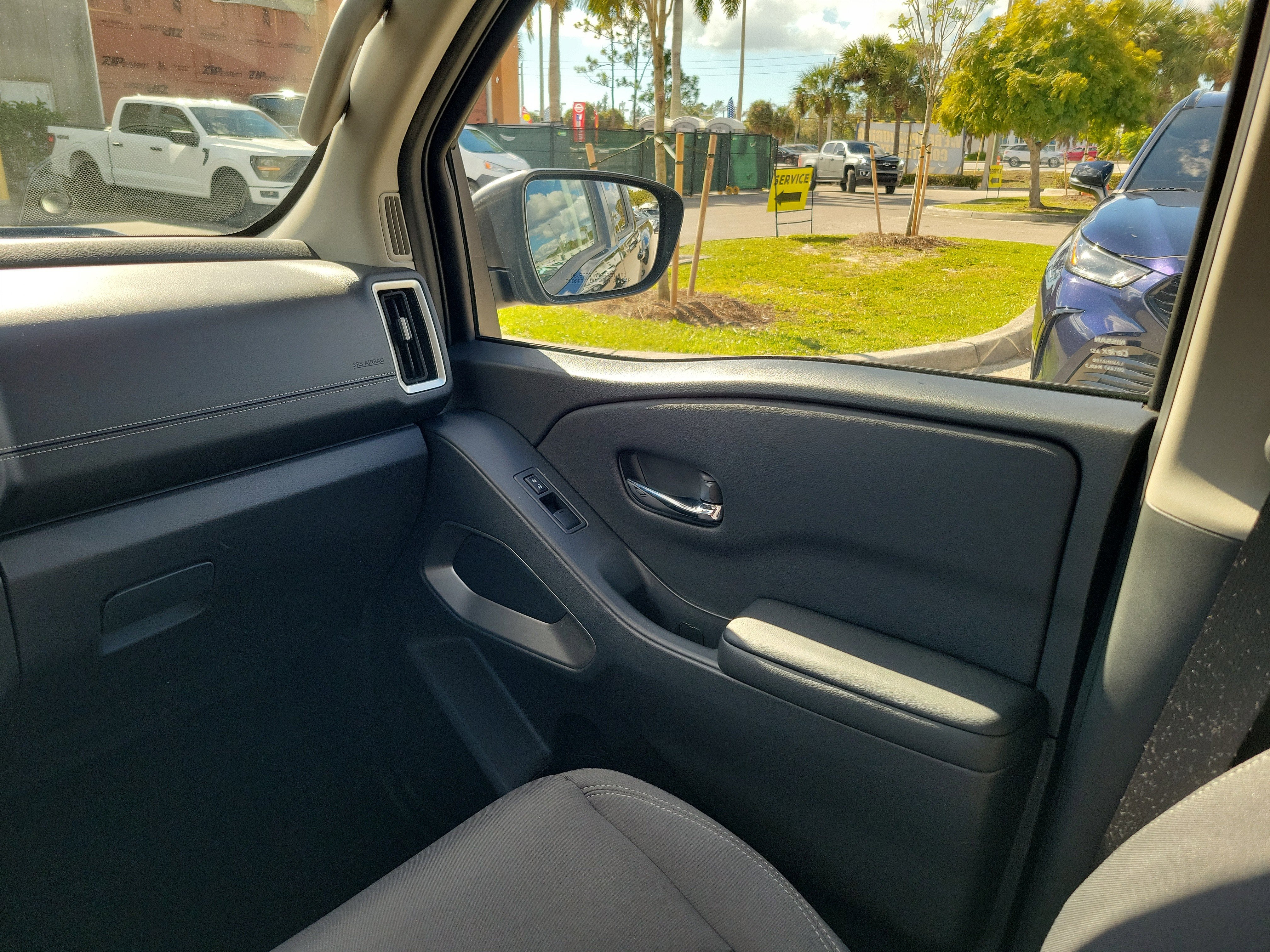 2025 Nissan Frontier SV