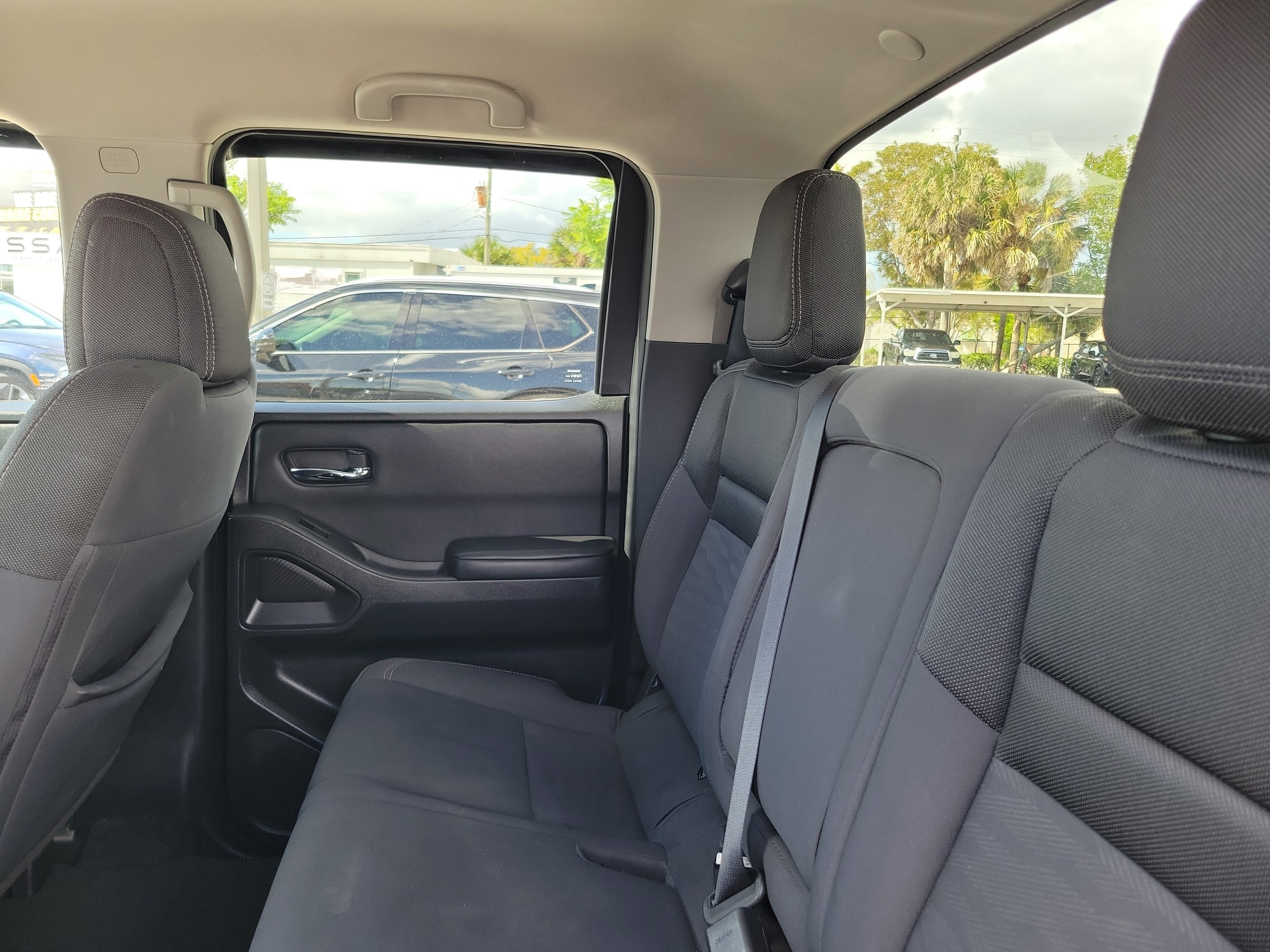 2023 Nissan Frontier SV