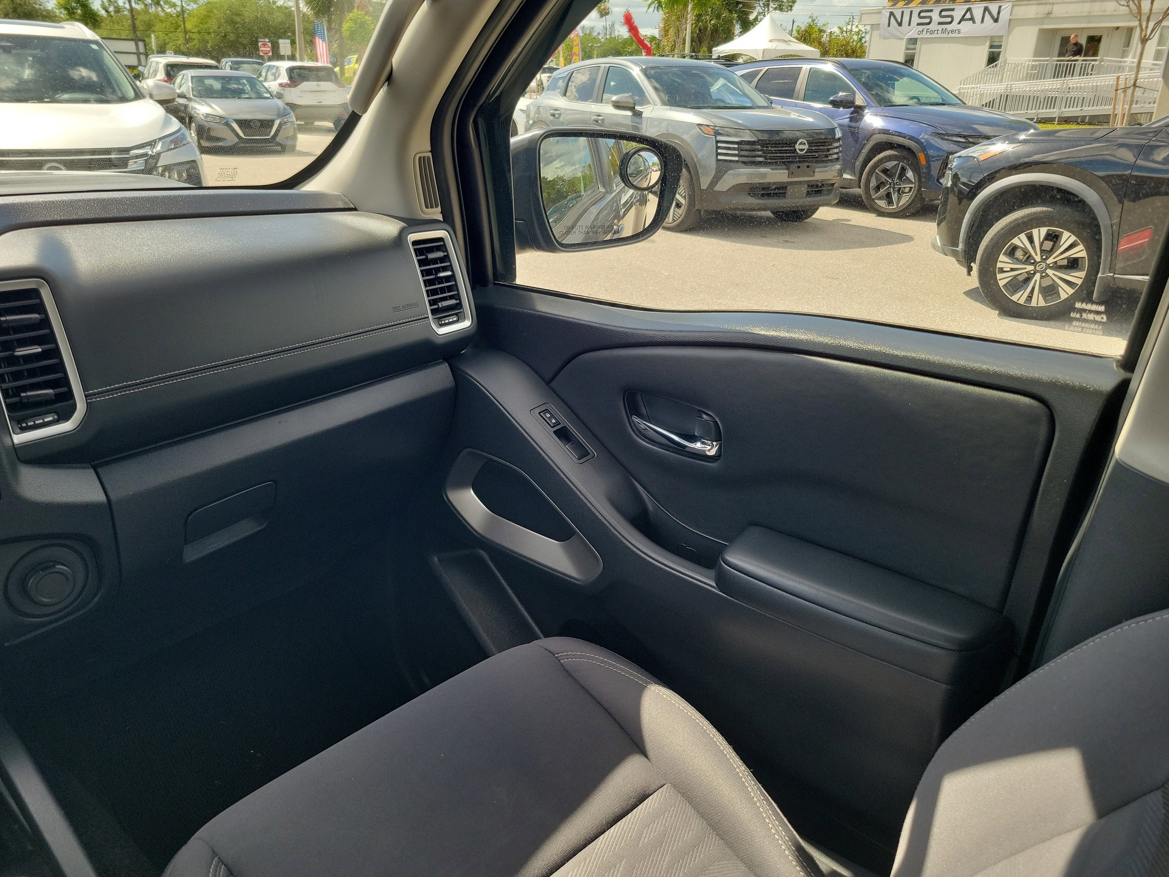 2023 Nissan Frontier SV