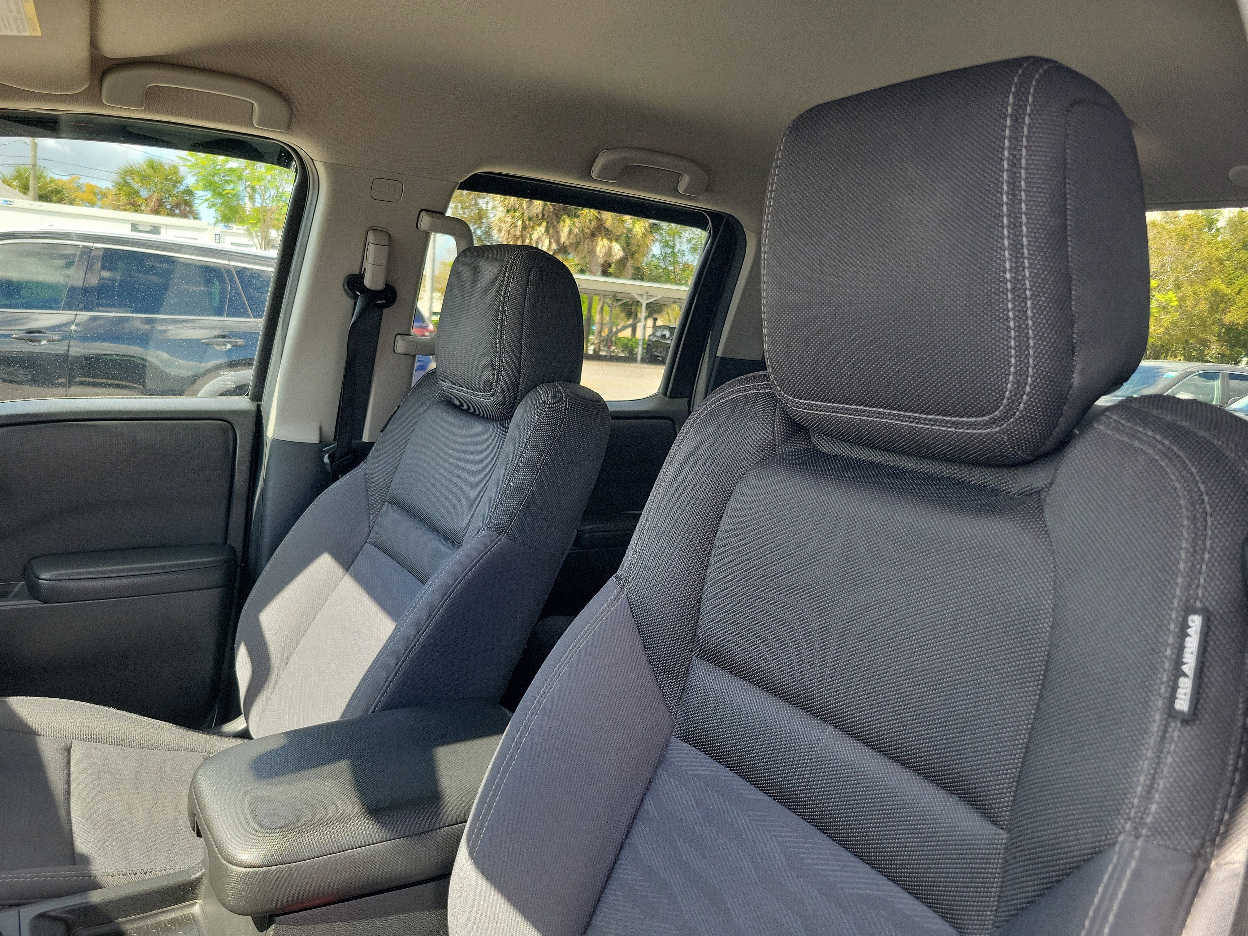 2023 Nissan Frontier SV