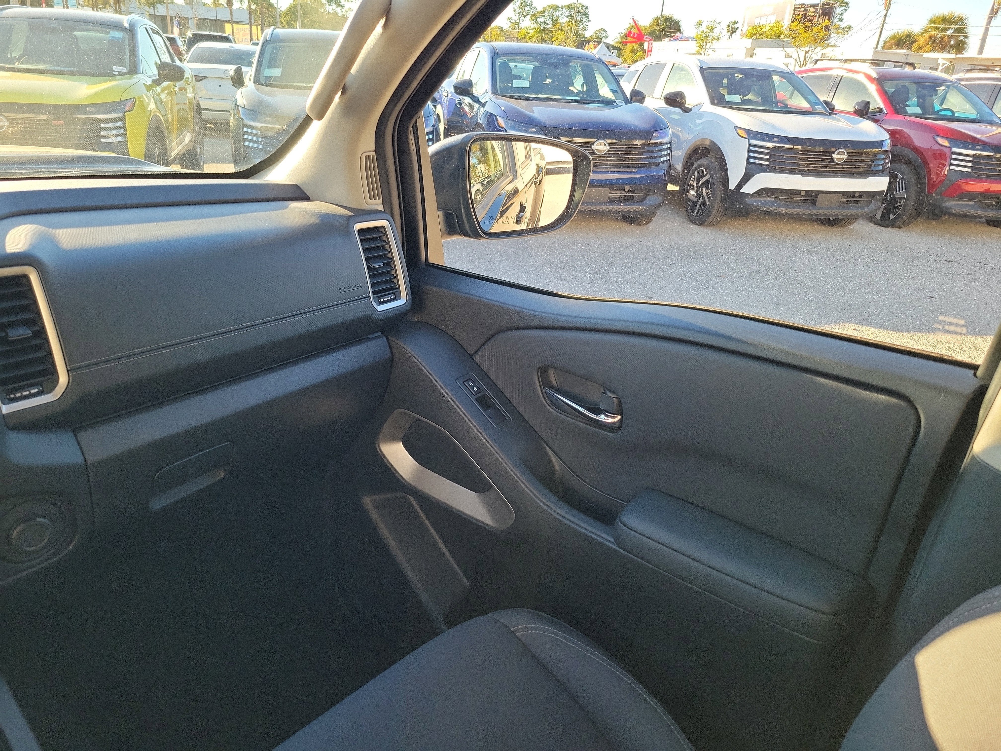 2024 Nissan Frontier SV