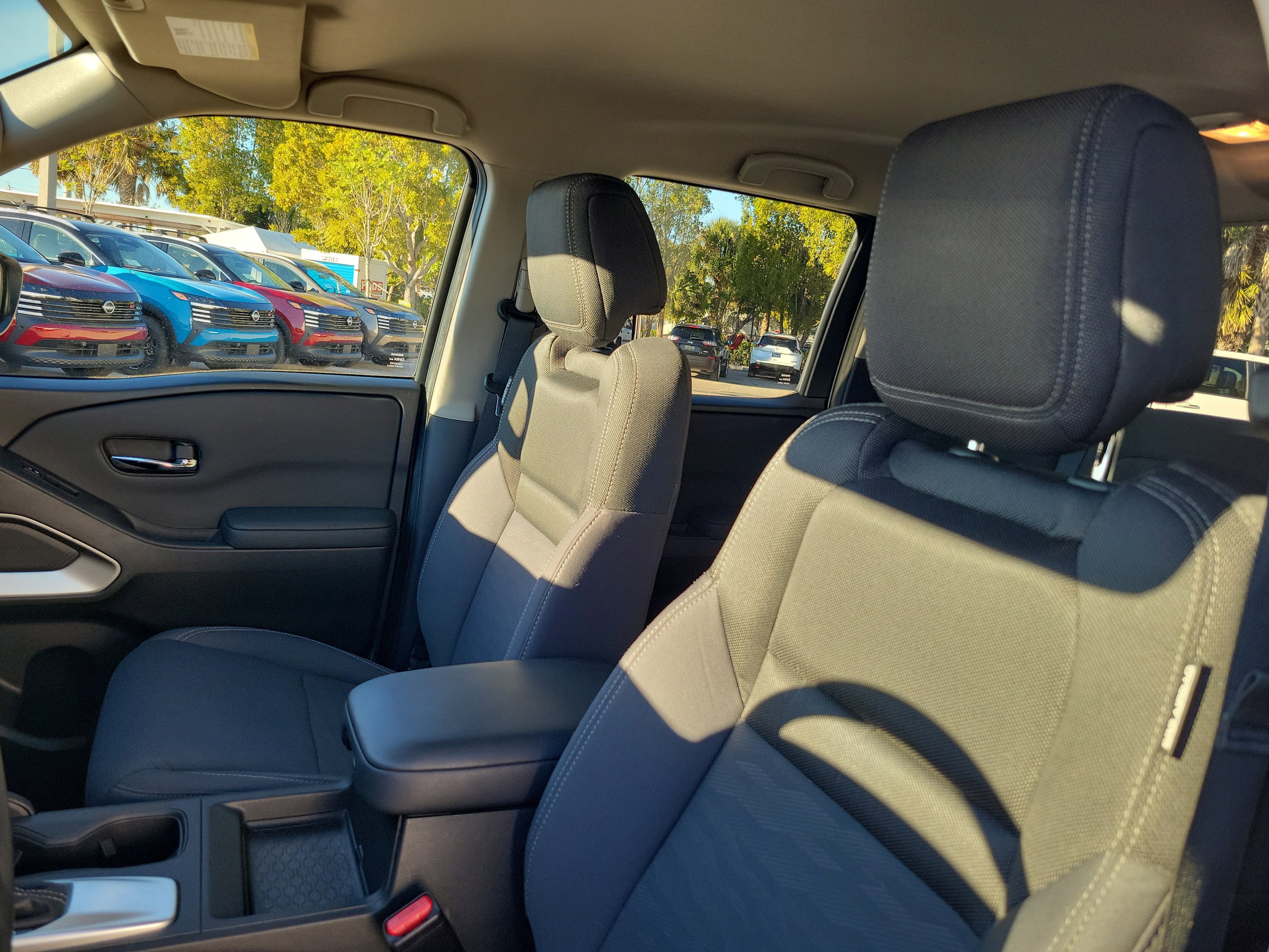 2024 Nissan Frontier SV