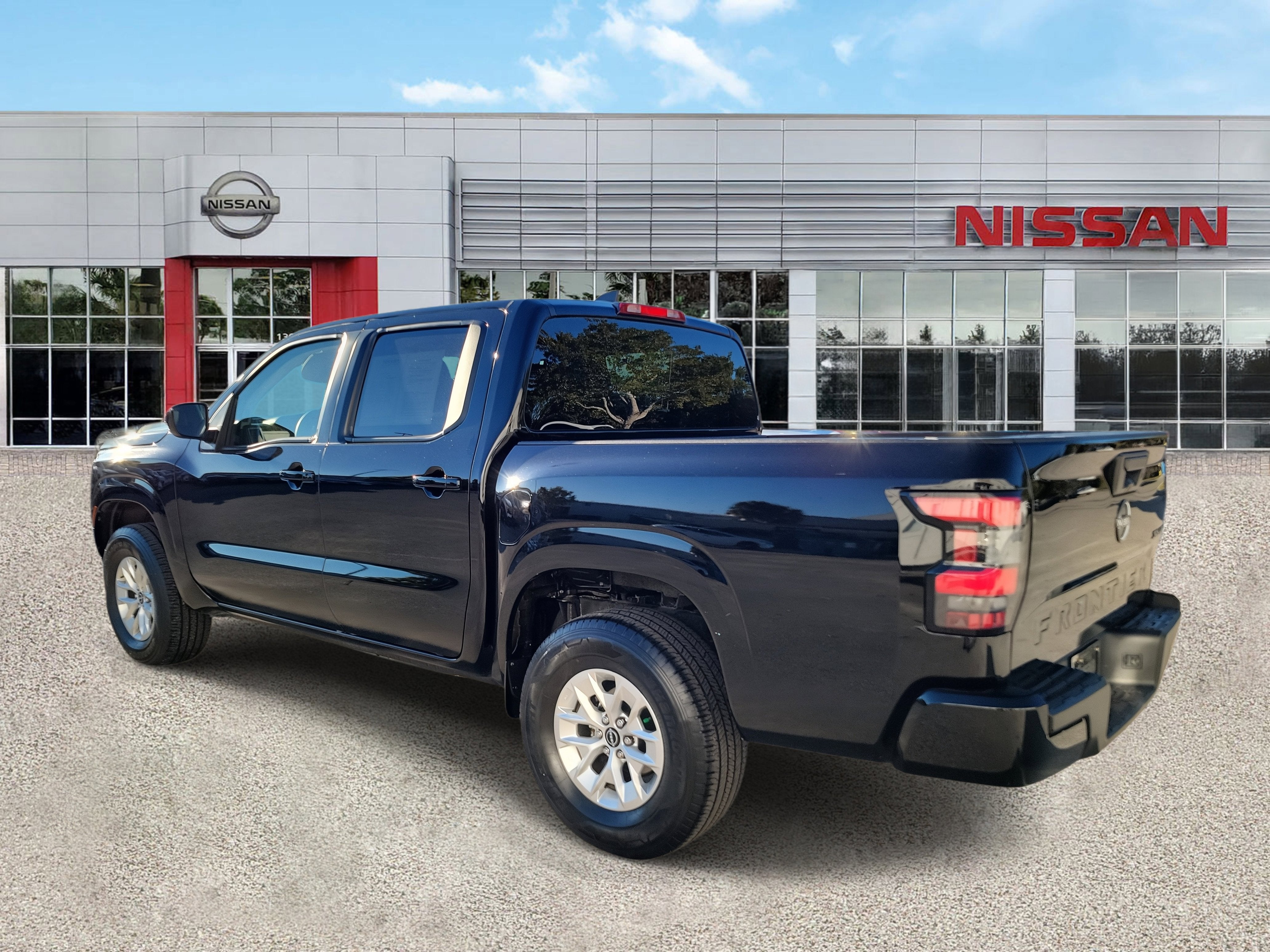 2024 Nissan Frontier SV