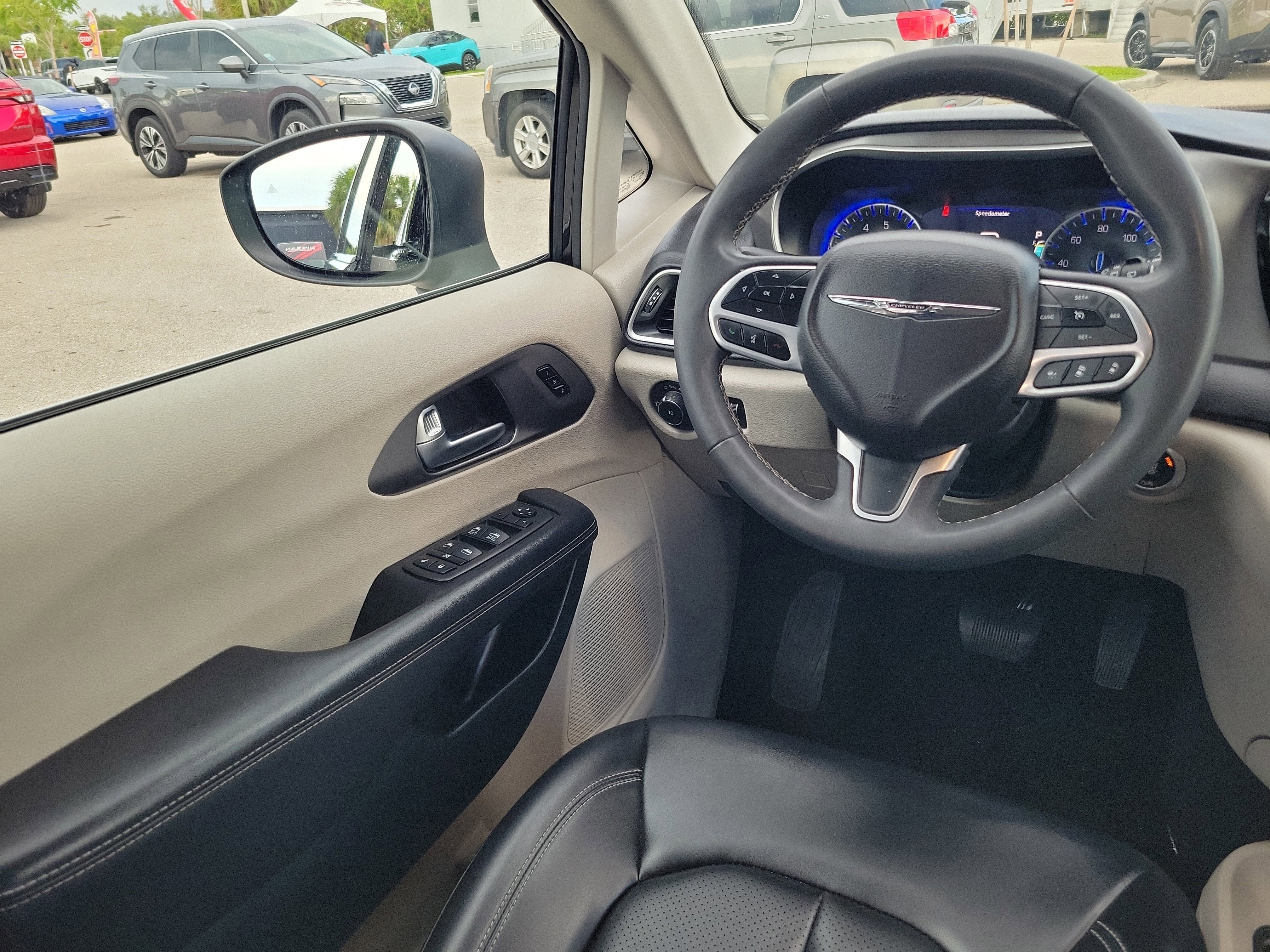 2023 Chrysler Pacifica Touring L