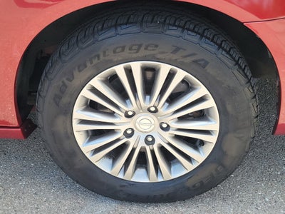 2014 Chrysler Town & Country Touring-L