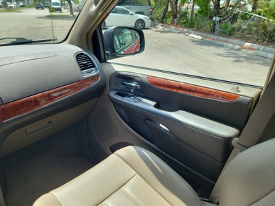 2014 Chrysler Town & Country Touring-L