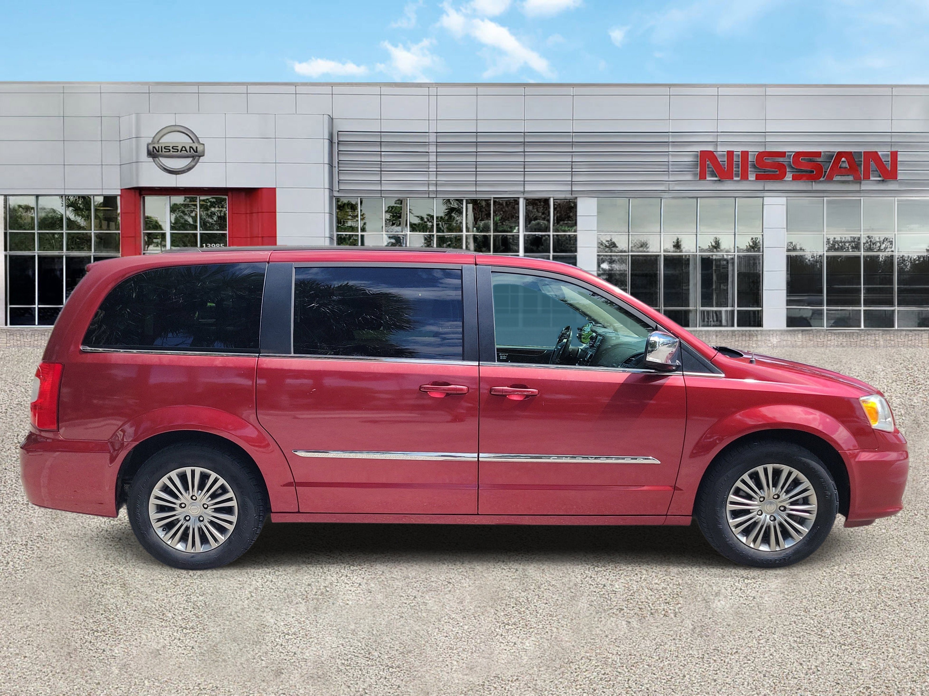 2014 Chrysler Town & Country Touring-L