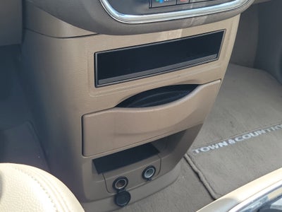 2014 Chrysler Town & Country Touring-L