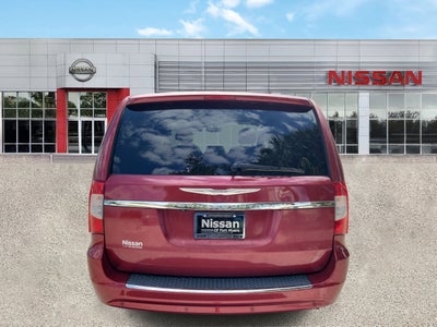 2014 Chrysler Town & Country Touring-L