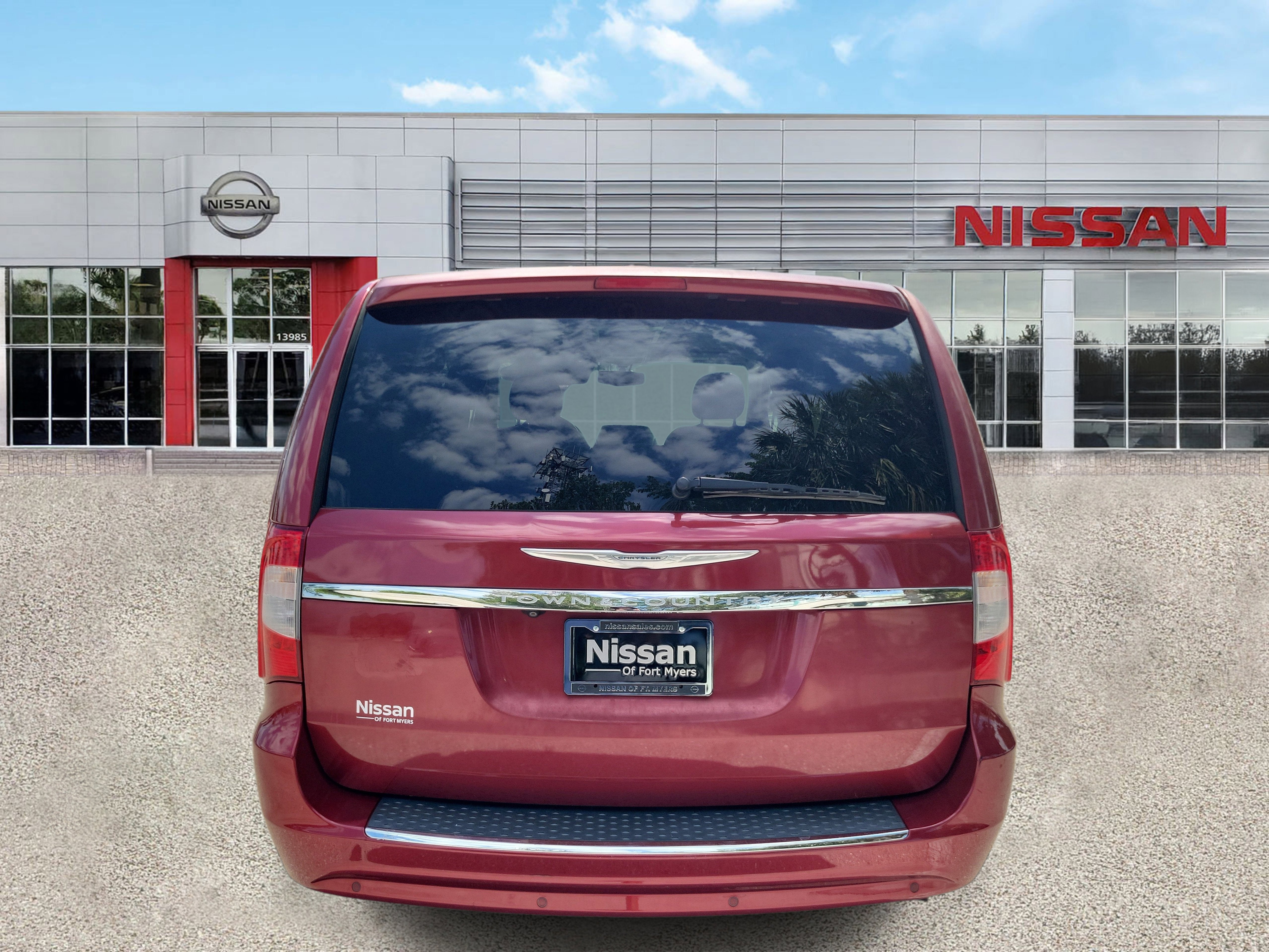 2014 Chrysler Town & Country Touring-L