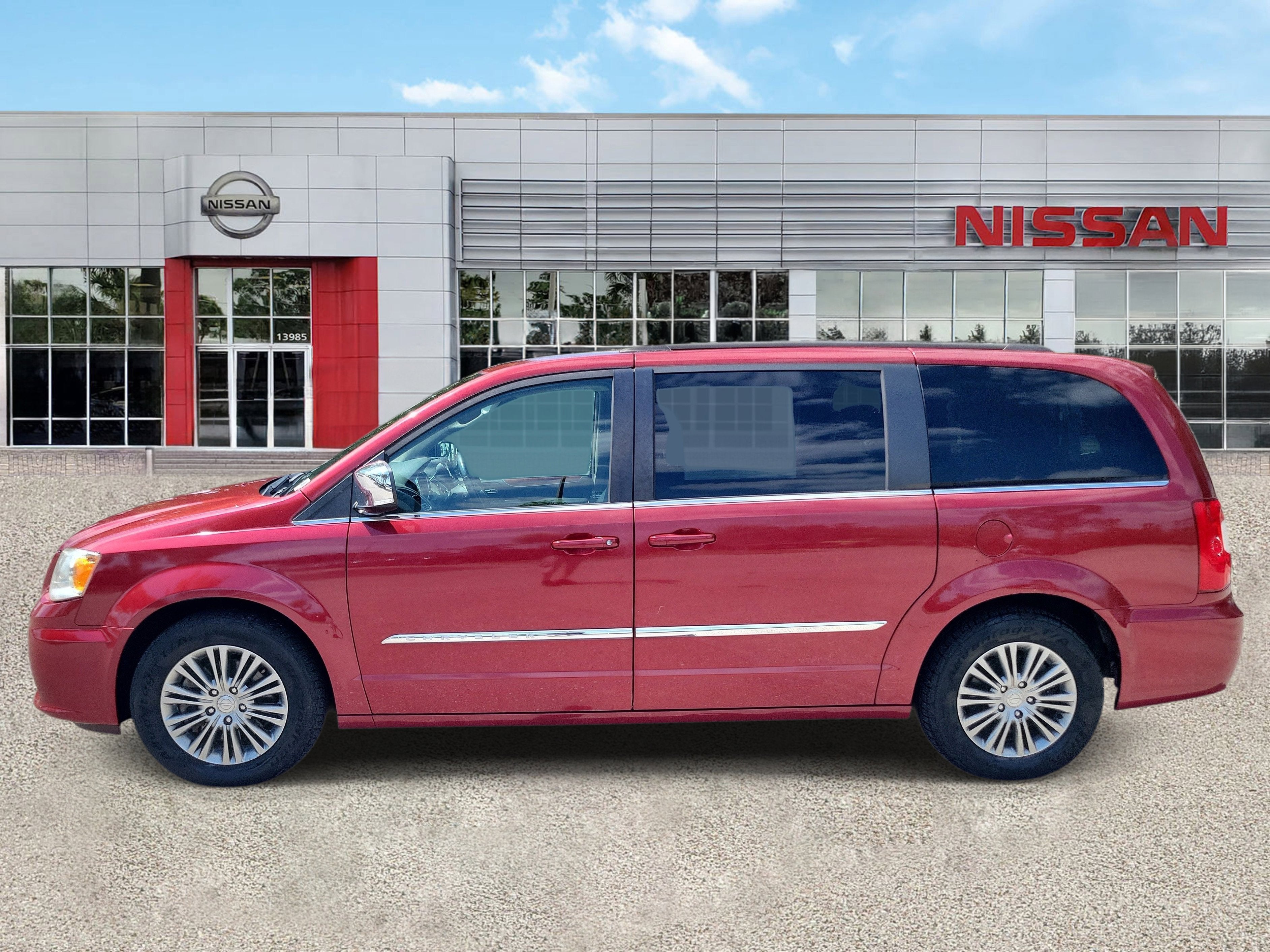 2014 Chrysler Town & Country Touring-L