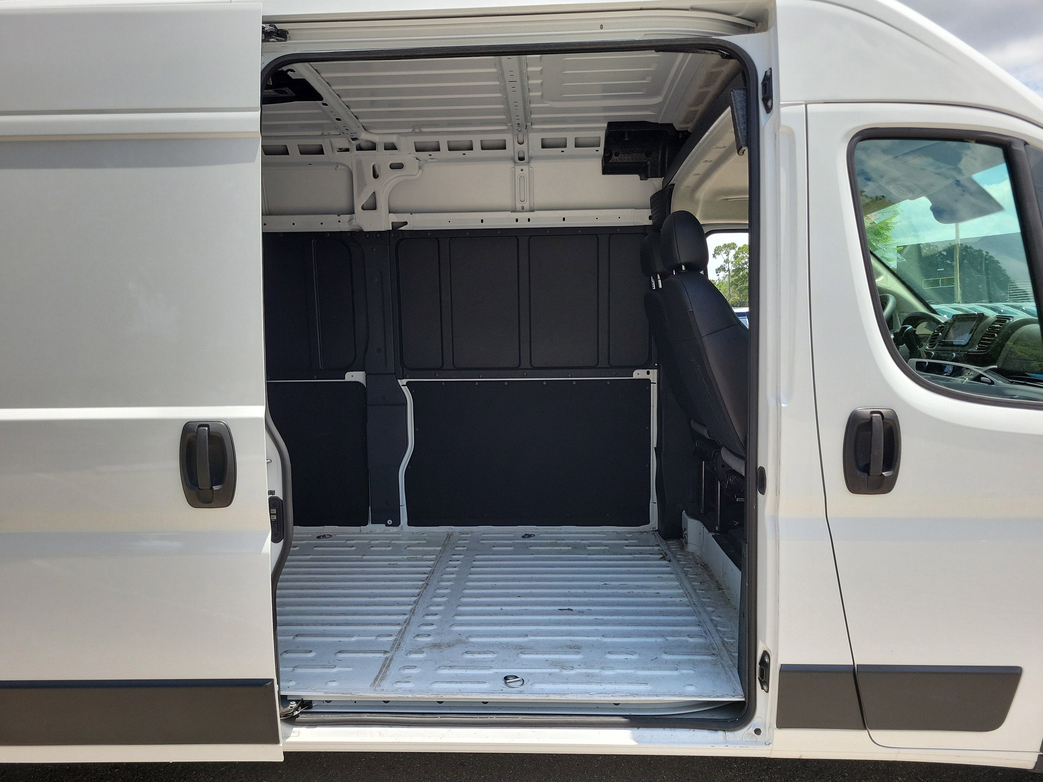 2026 RAM ProMaster Cargo Van Tradesman