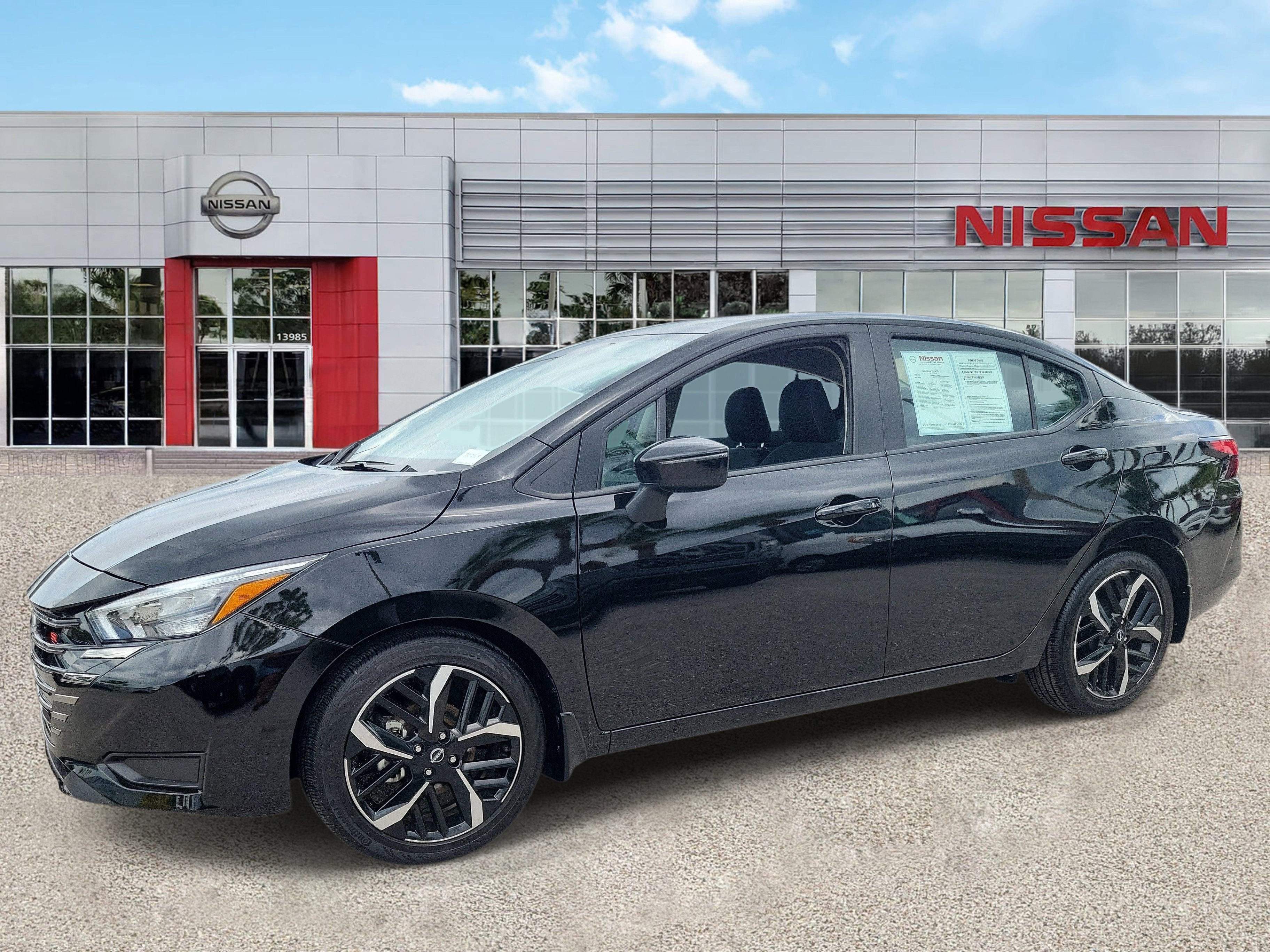 2025 Nissan Versa SR