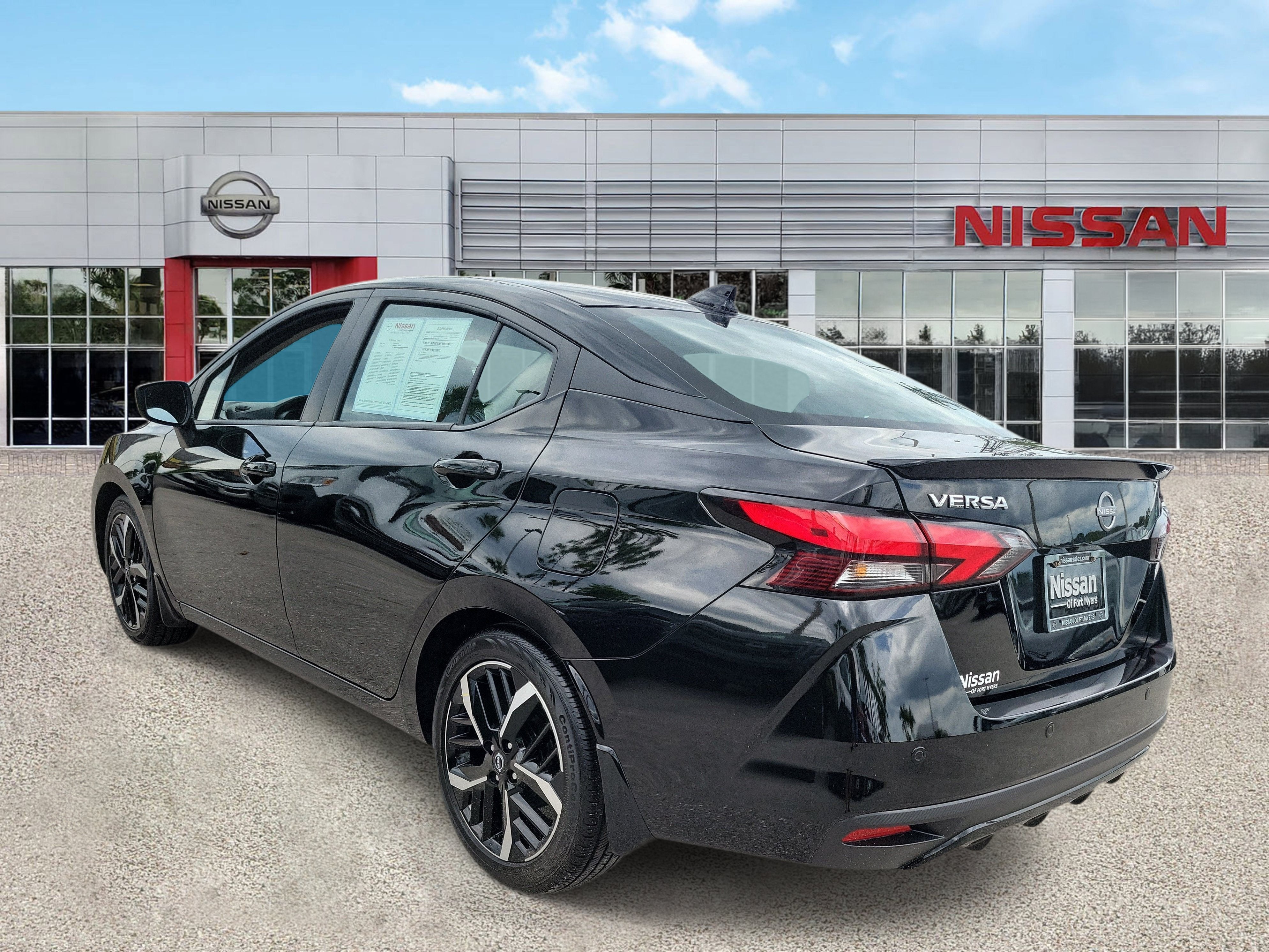 2025 Nissan Versa SR