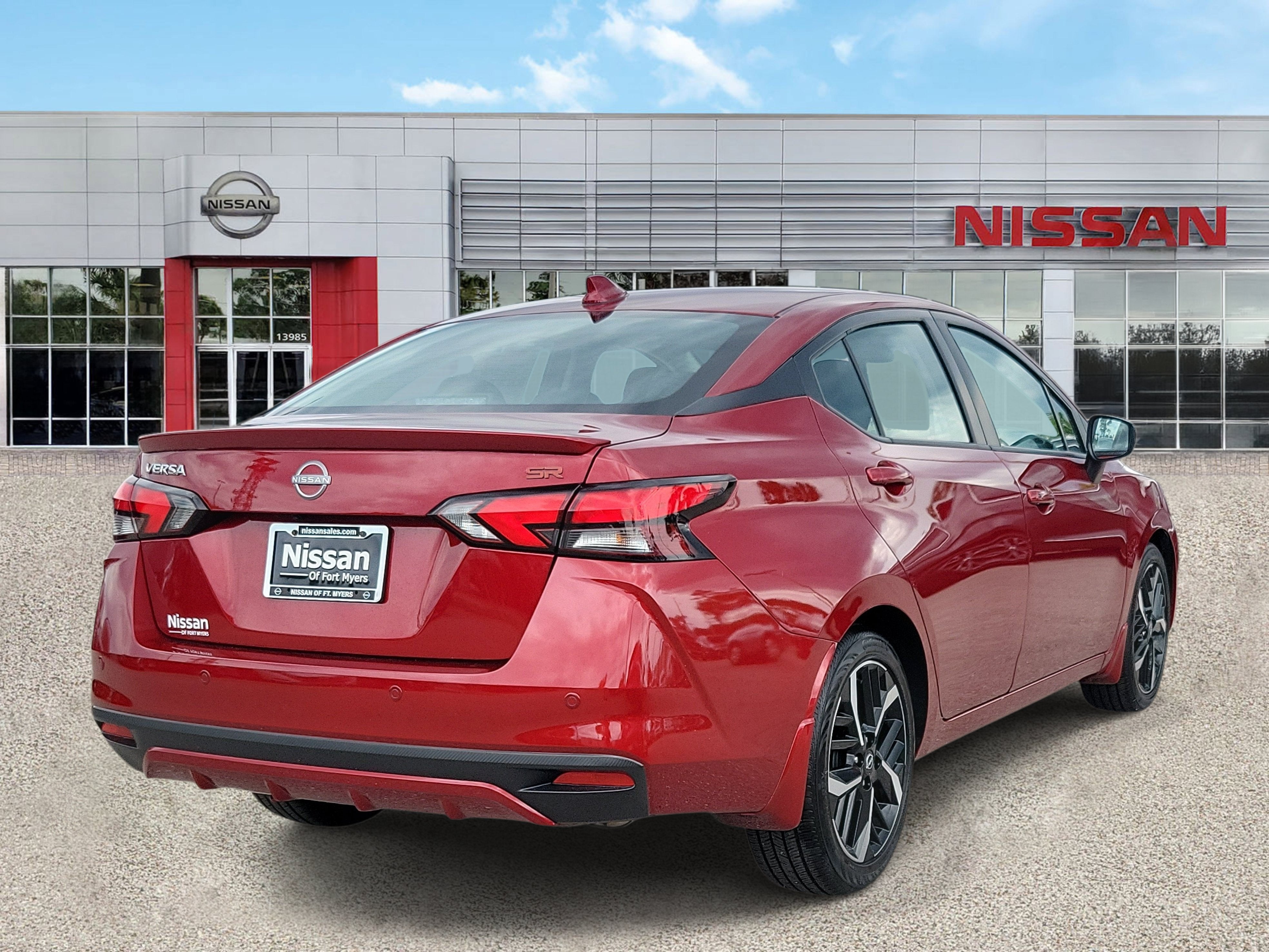 2025 Nissan Versa SR