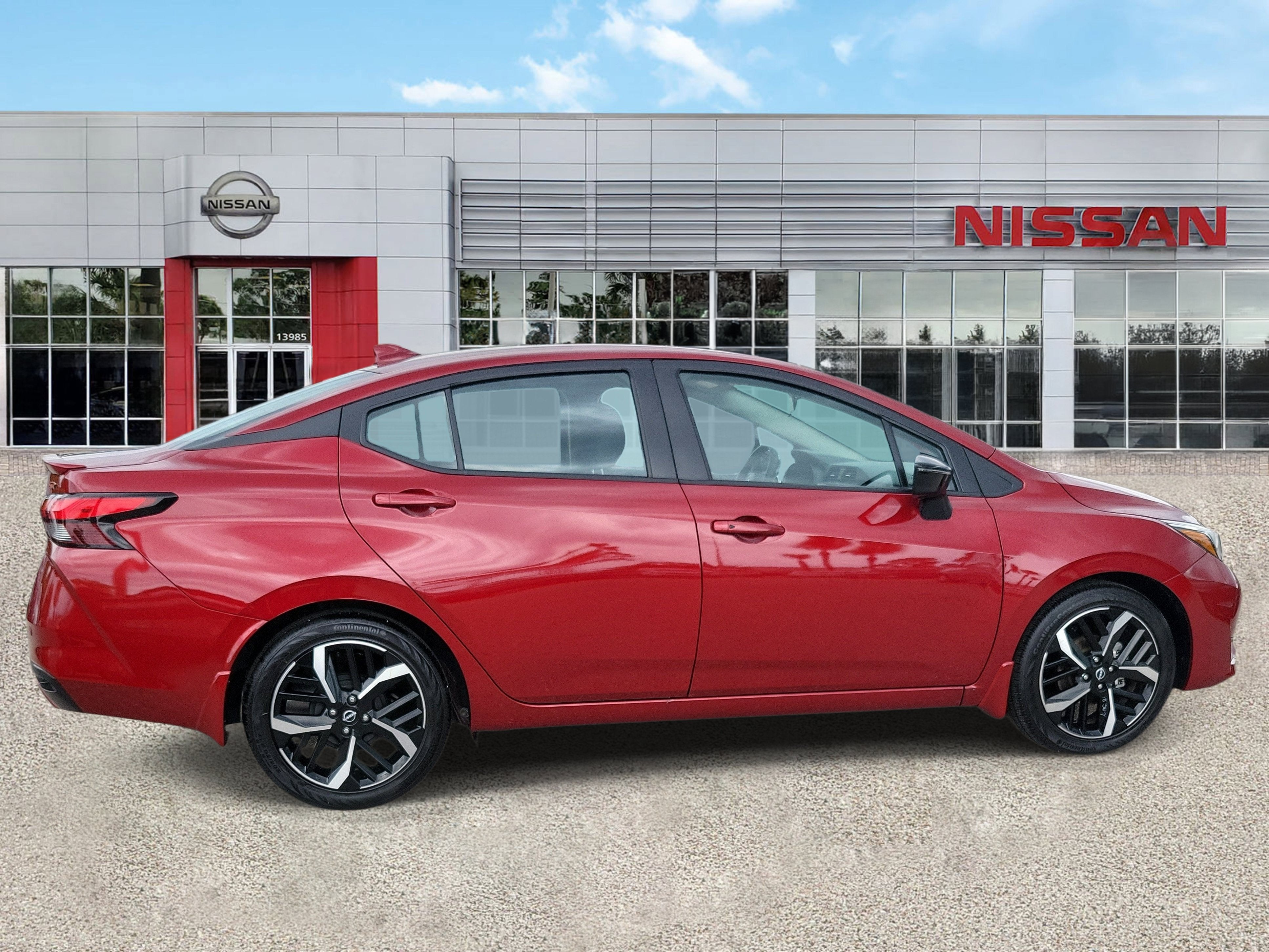 2025 Nissan Versa SR