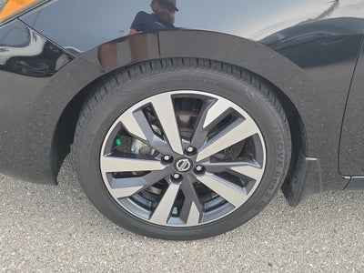 2021 Nissan Versa SR