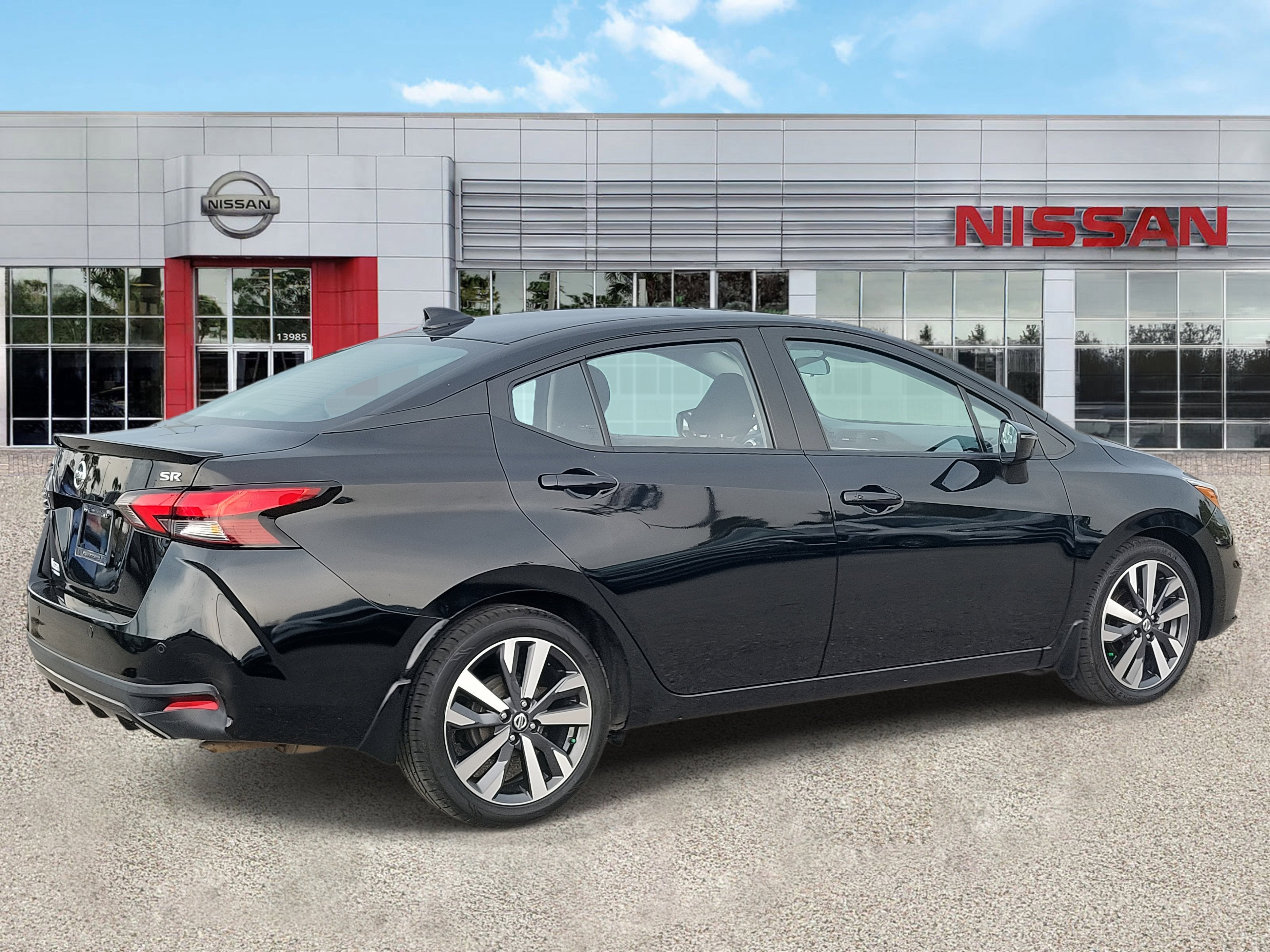 2021 Nissan Versa SR