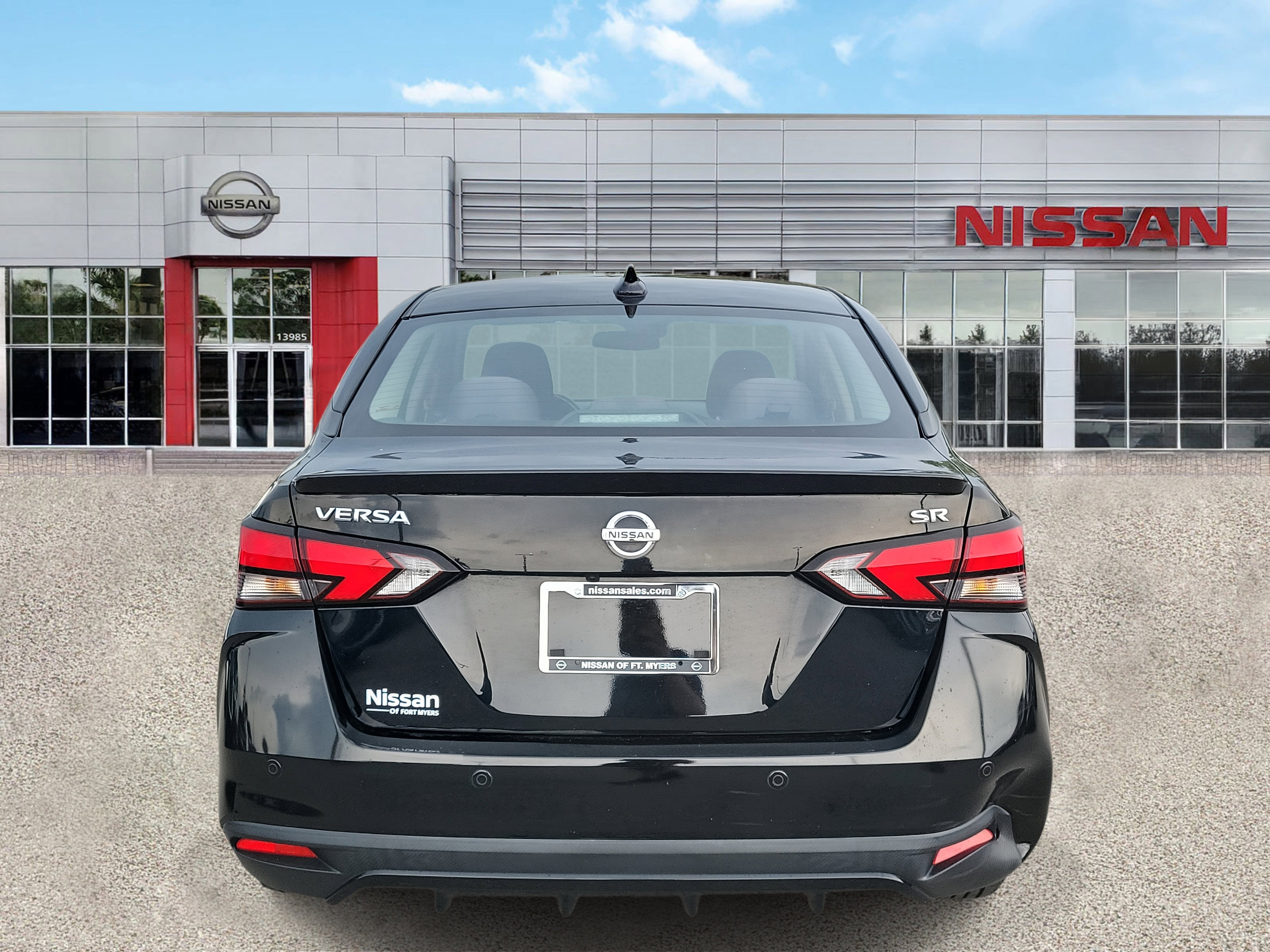 2021 Nissan Versa SR