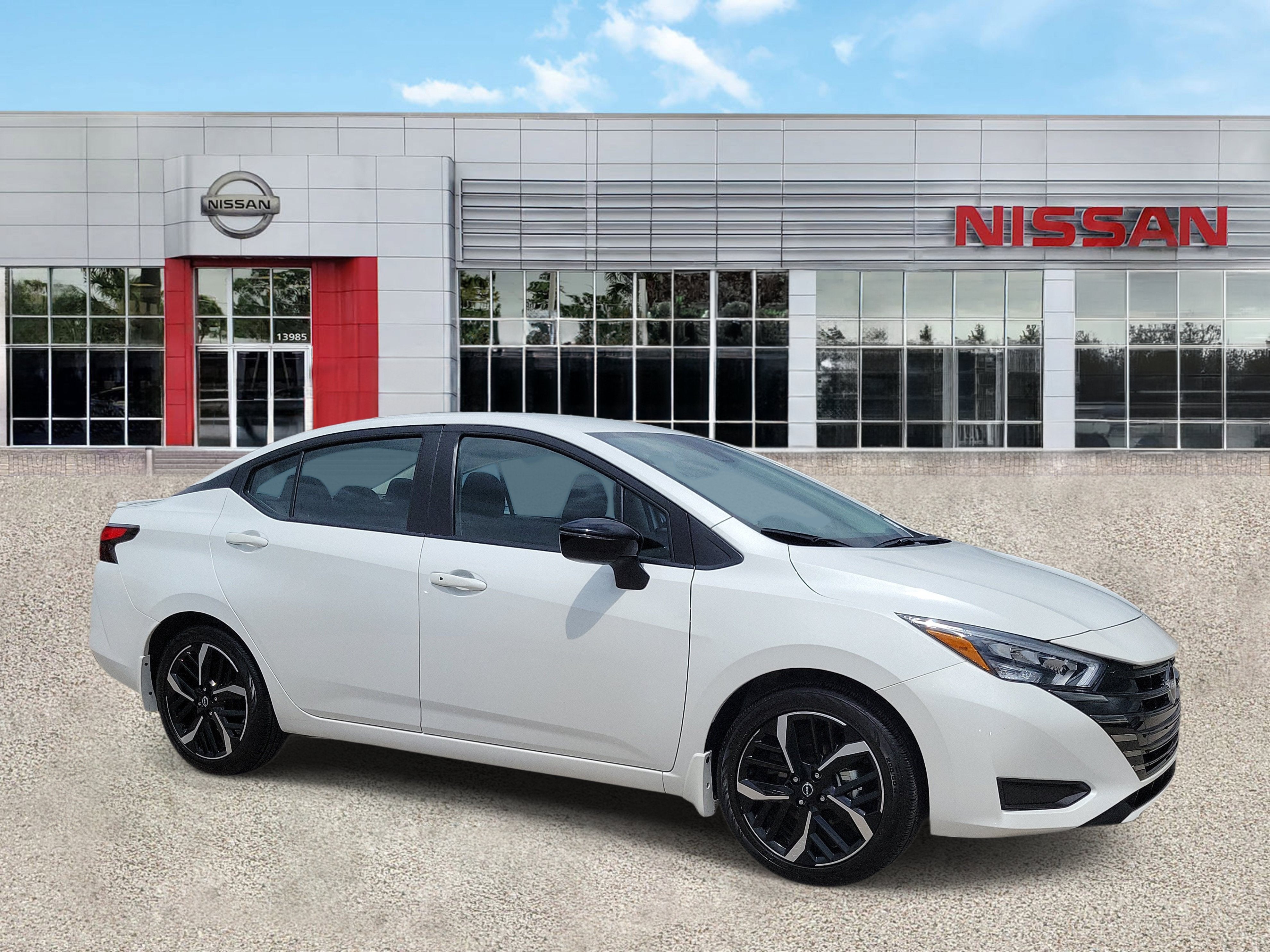 2025 Nissan Versa SR