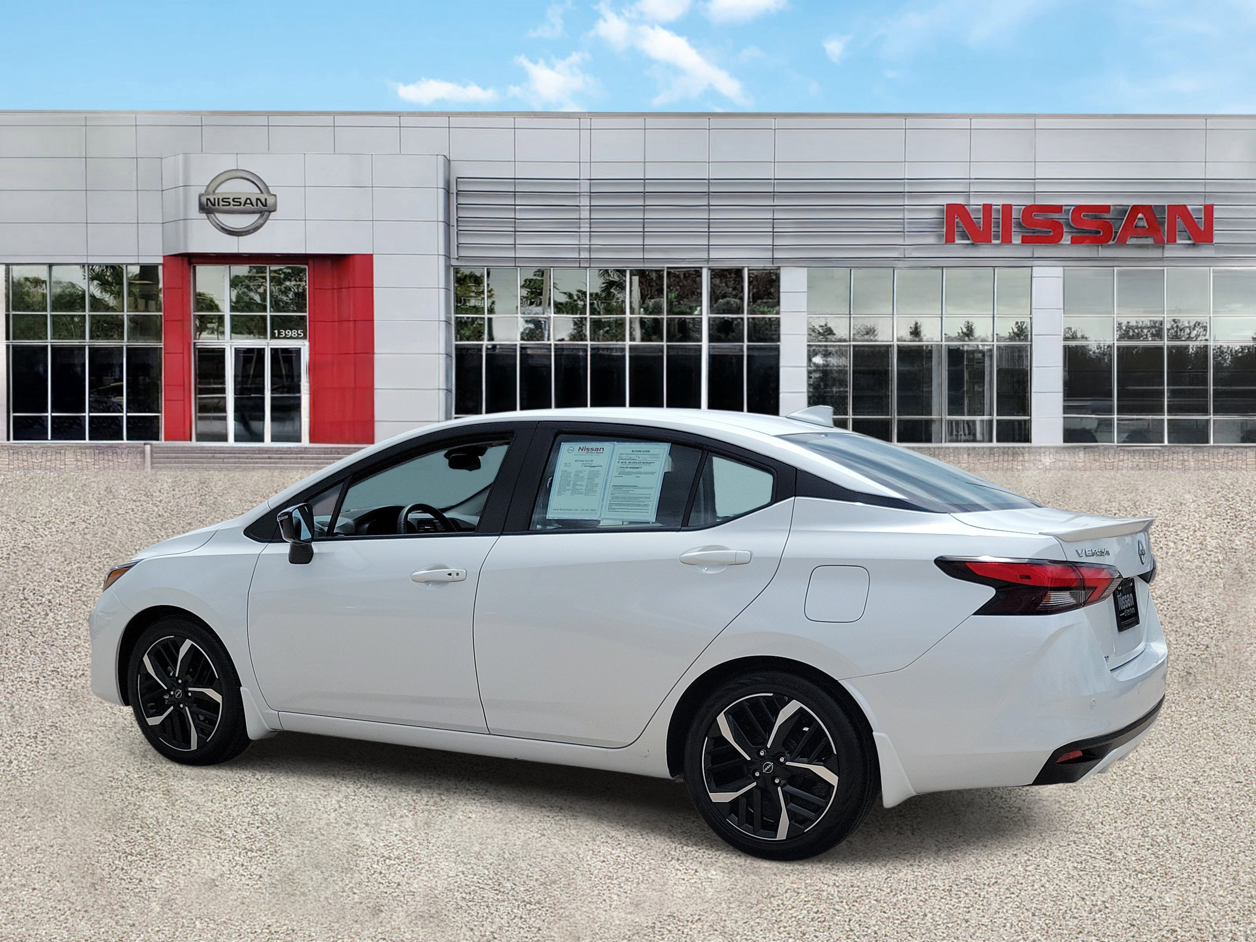 2025 Nissan Versa SR