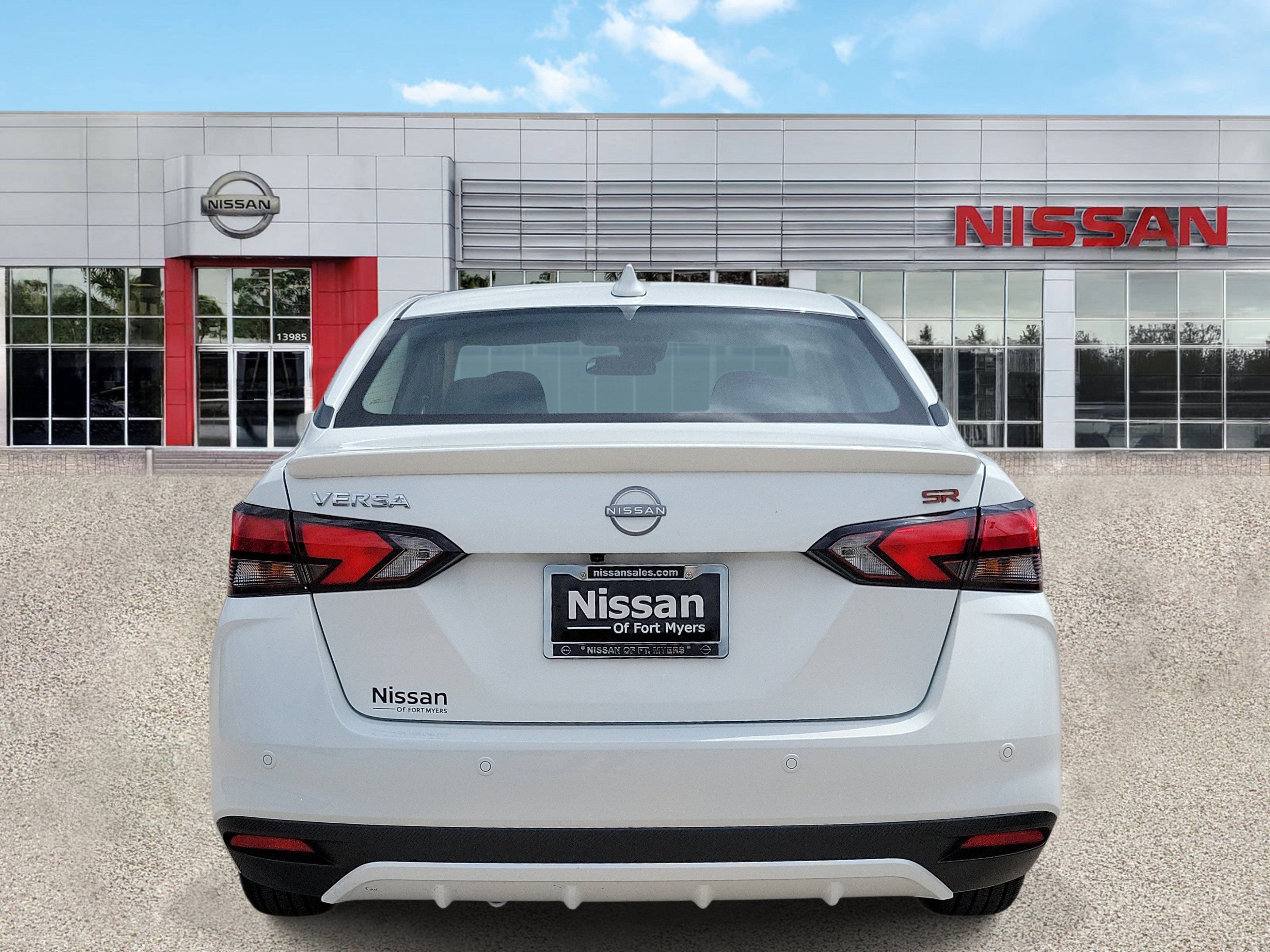 2025 Nissan Versa SR