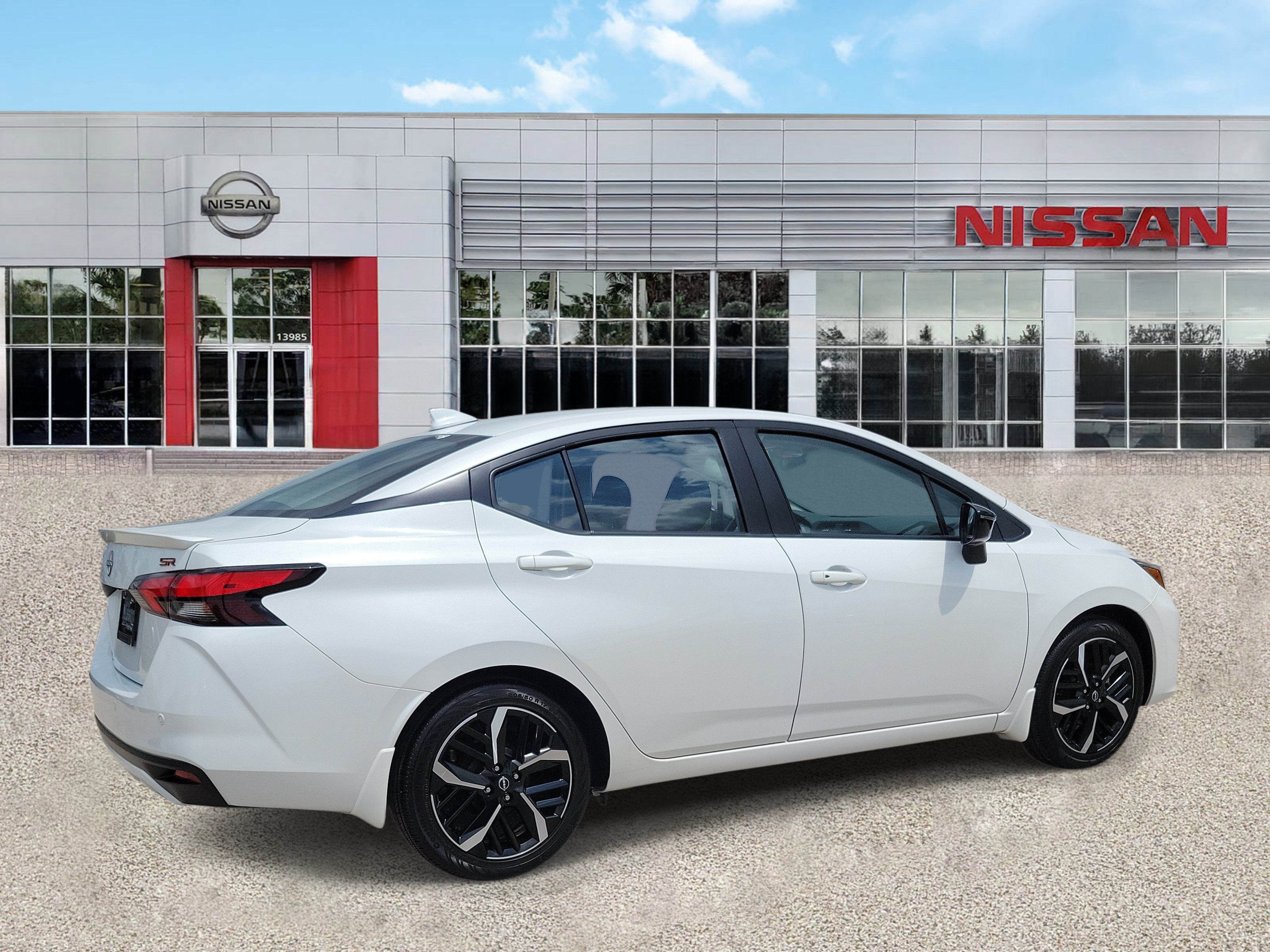 2025 Nissan Versa SR