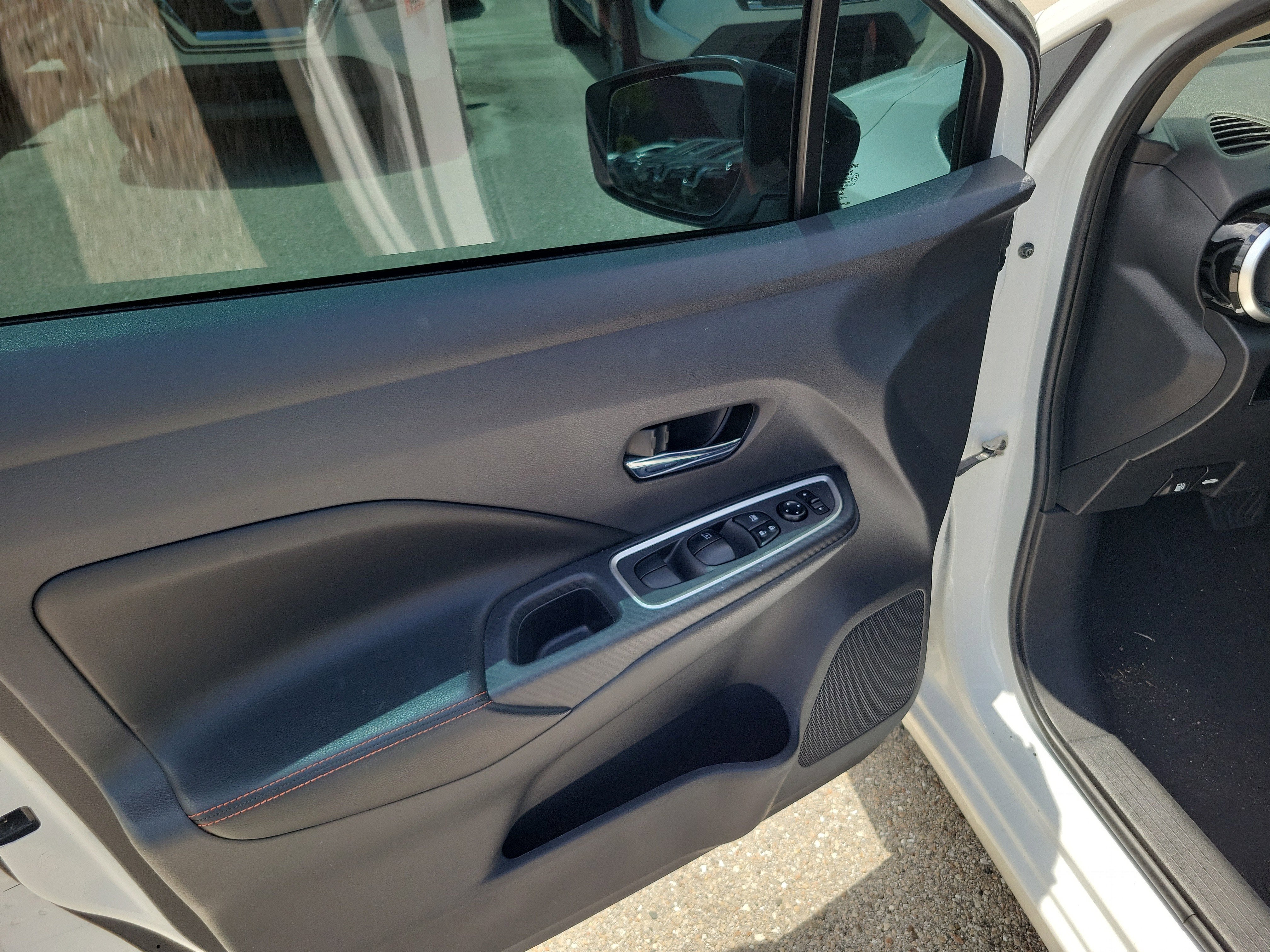 2023 Nissan Versa SR