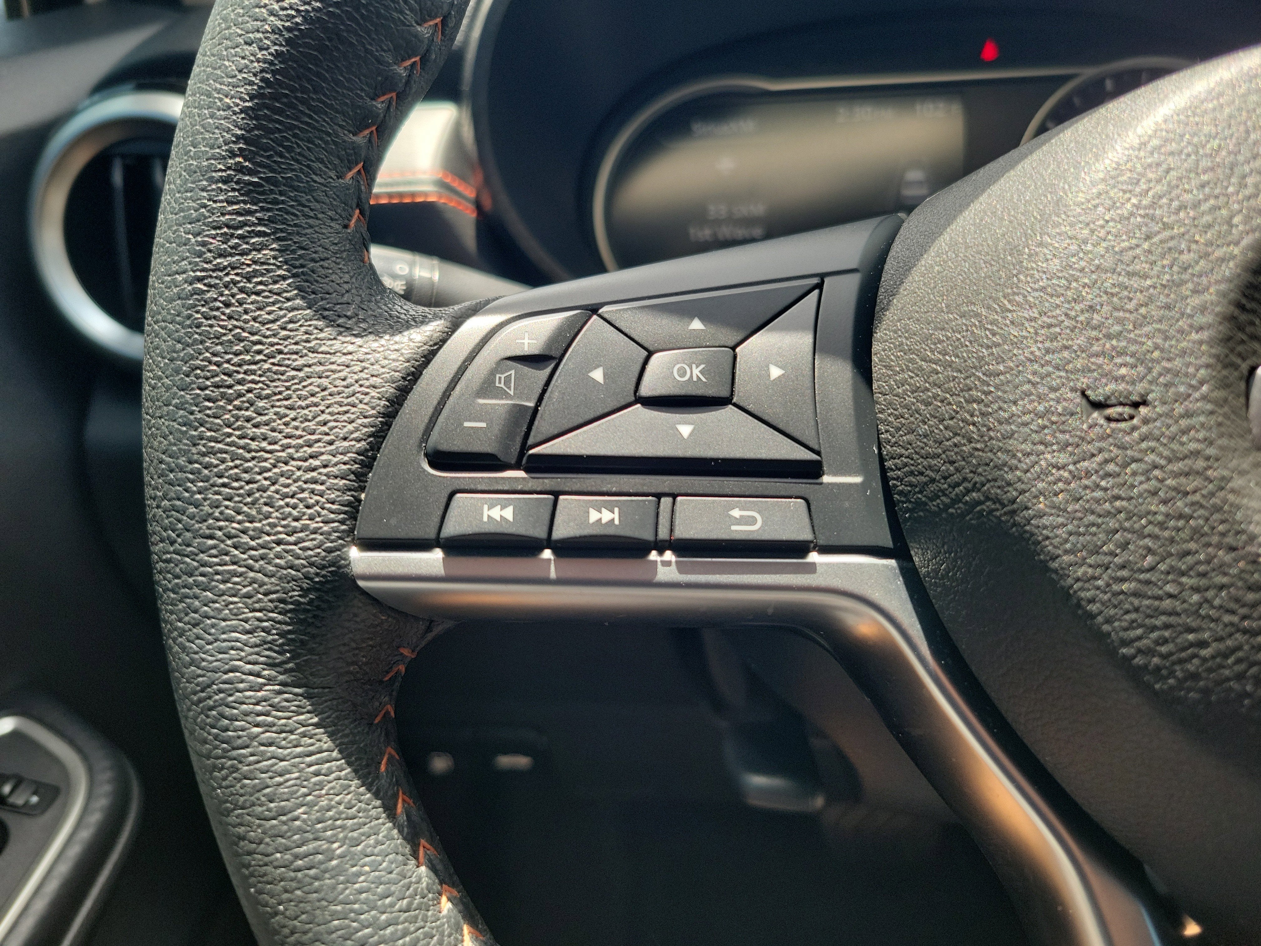 2023 Nissan Versa SR