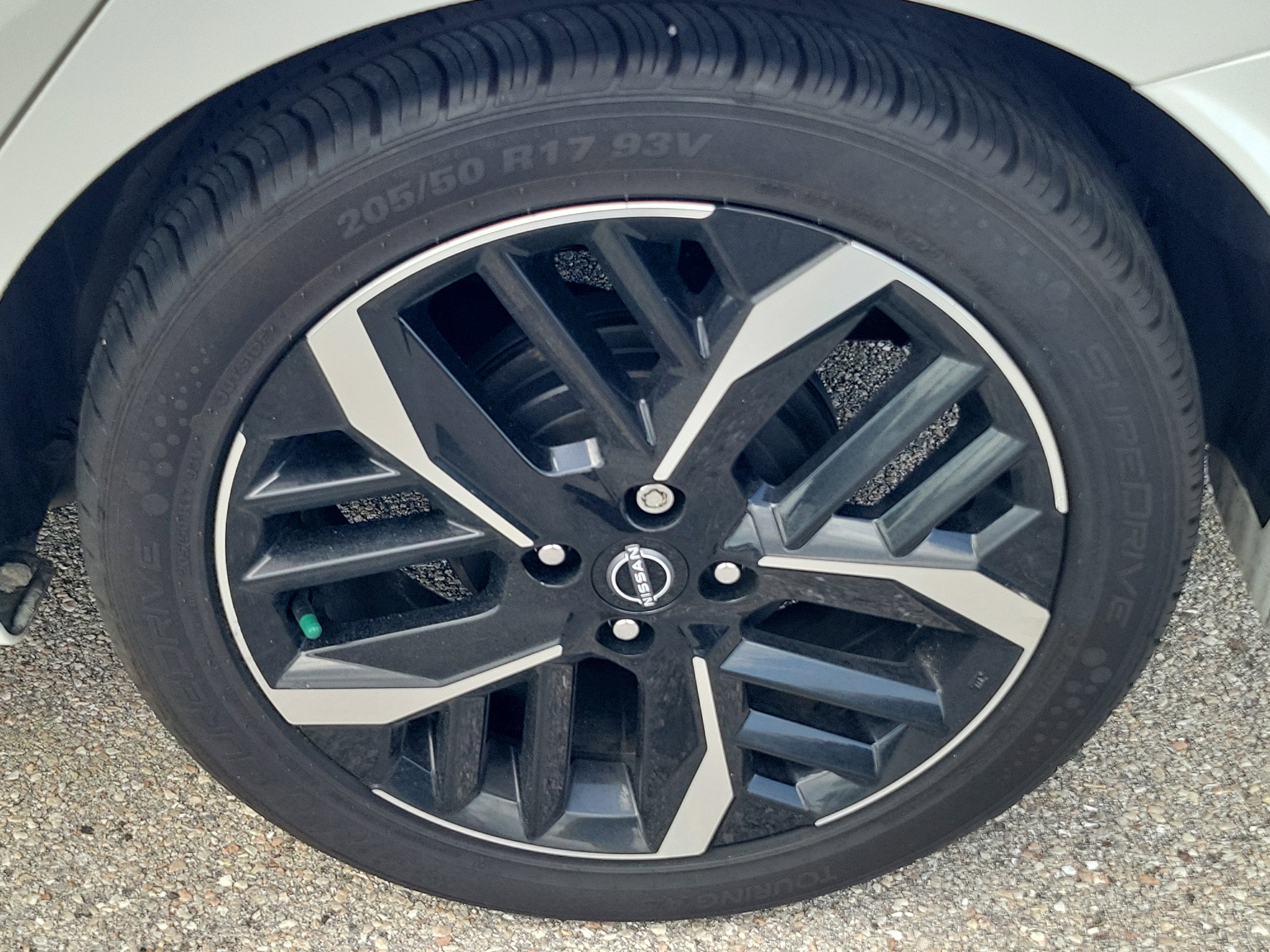 2023 Nissan Versa SR